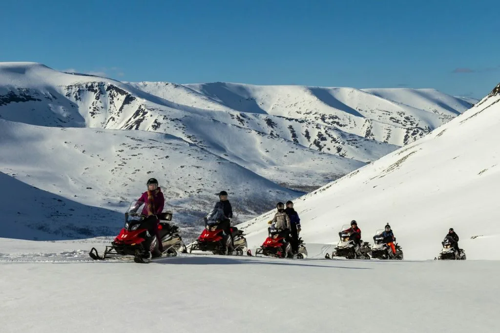 Айсфлоатинг + Северное сияние. Комфорт тур до 7 чел. Хибины, снегоходы и снегоступы (15/24)