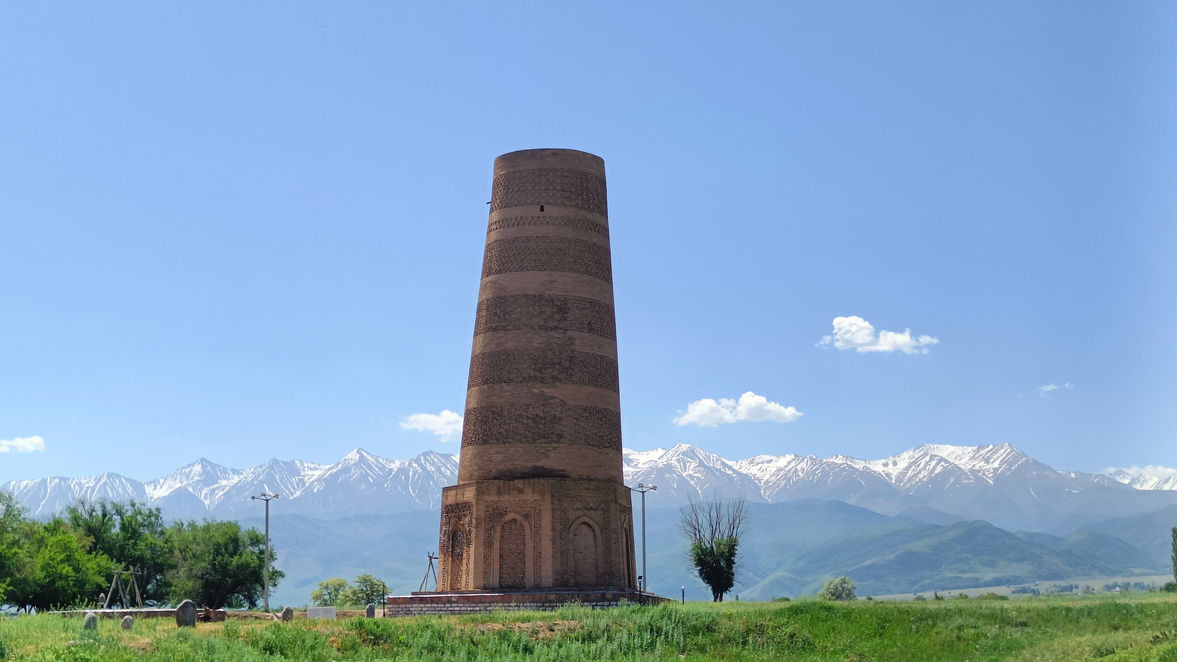 Майская сказка по красотам Кыргызстана (10/28)