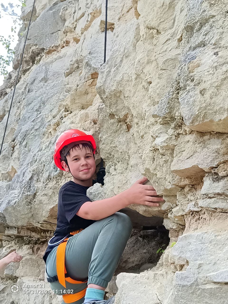 Детский лагерь с обучением скалолазанию