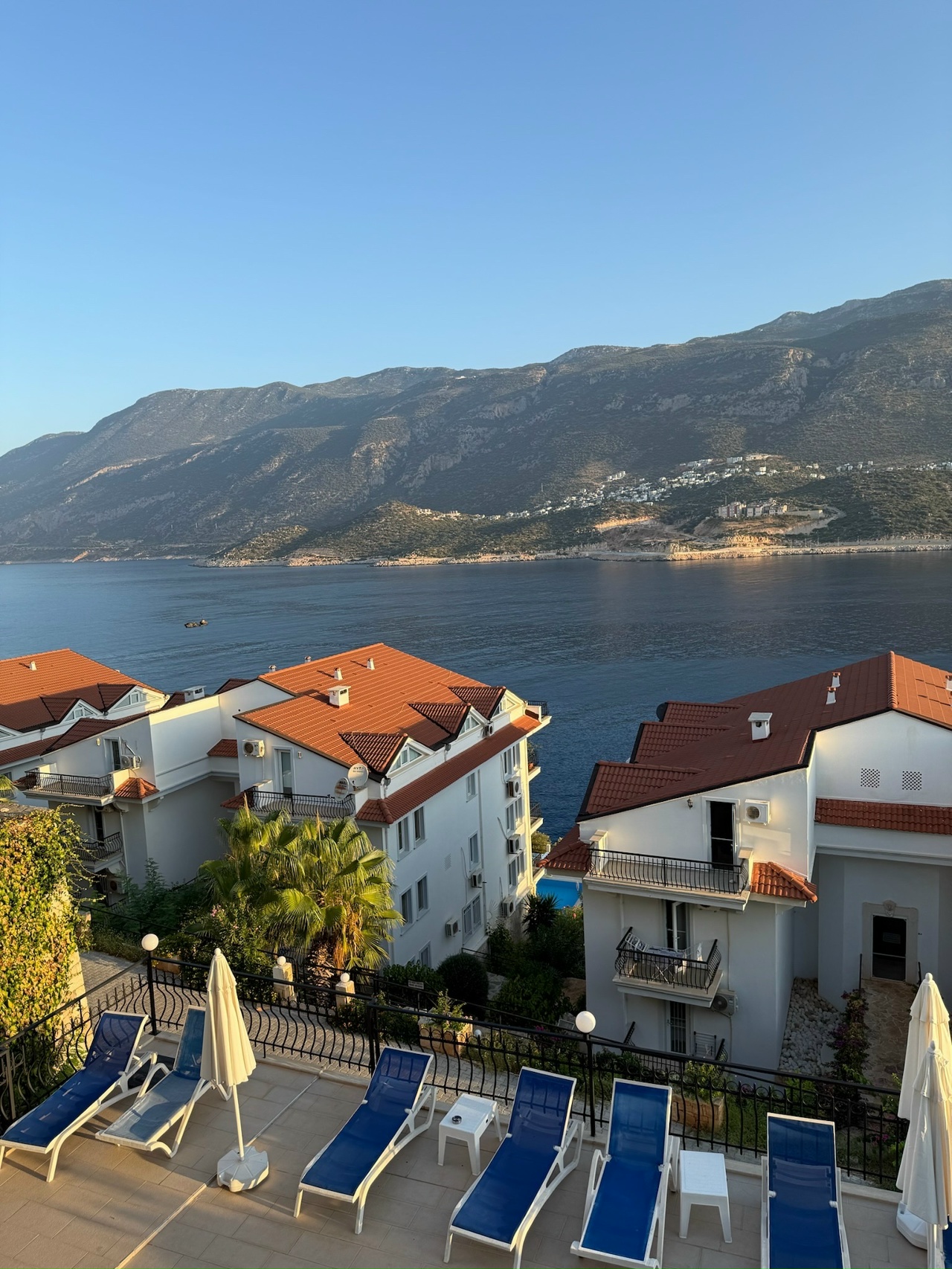 Рай для девочек: яхта, вилла и бирюзовые пляжи в Каше (Греческая часть Турции) (11/27)