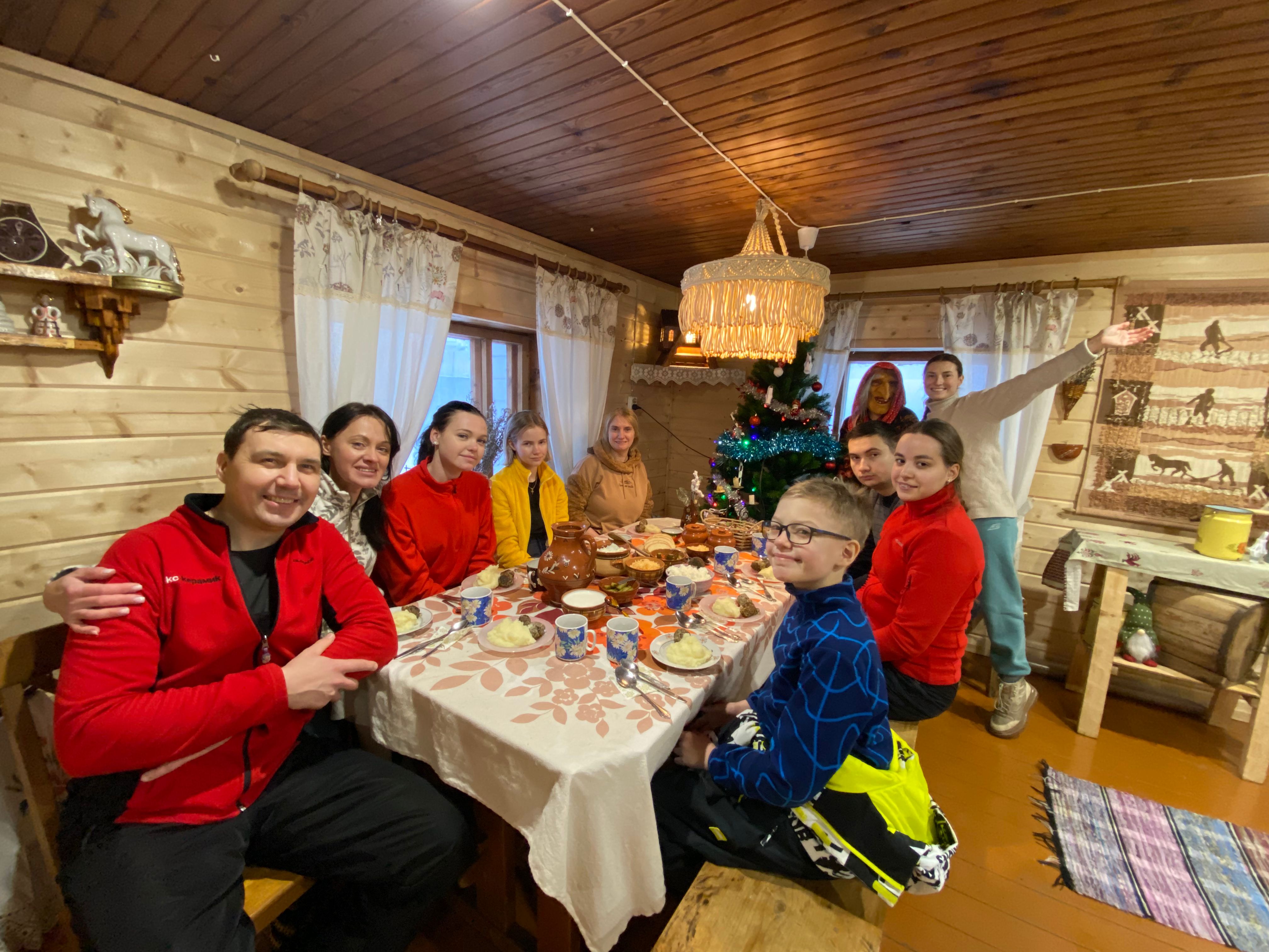Упряжки хаски и творчество на ферме
