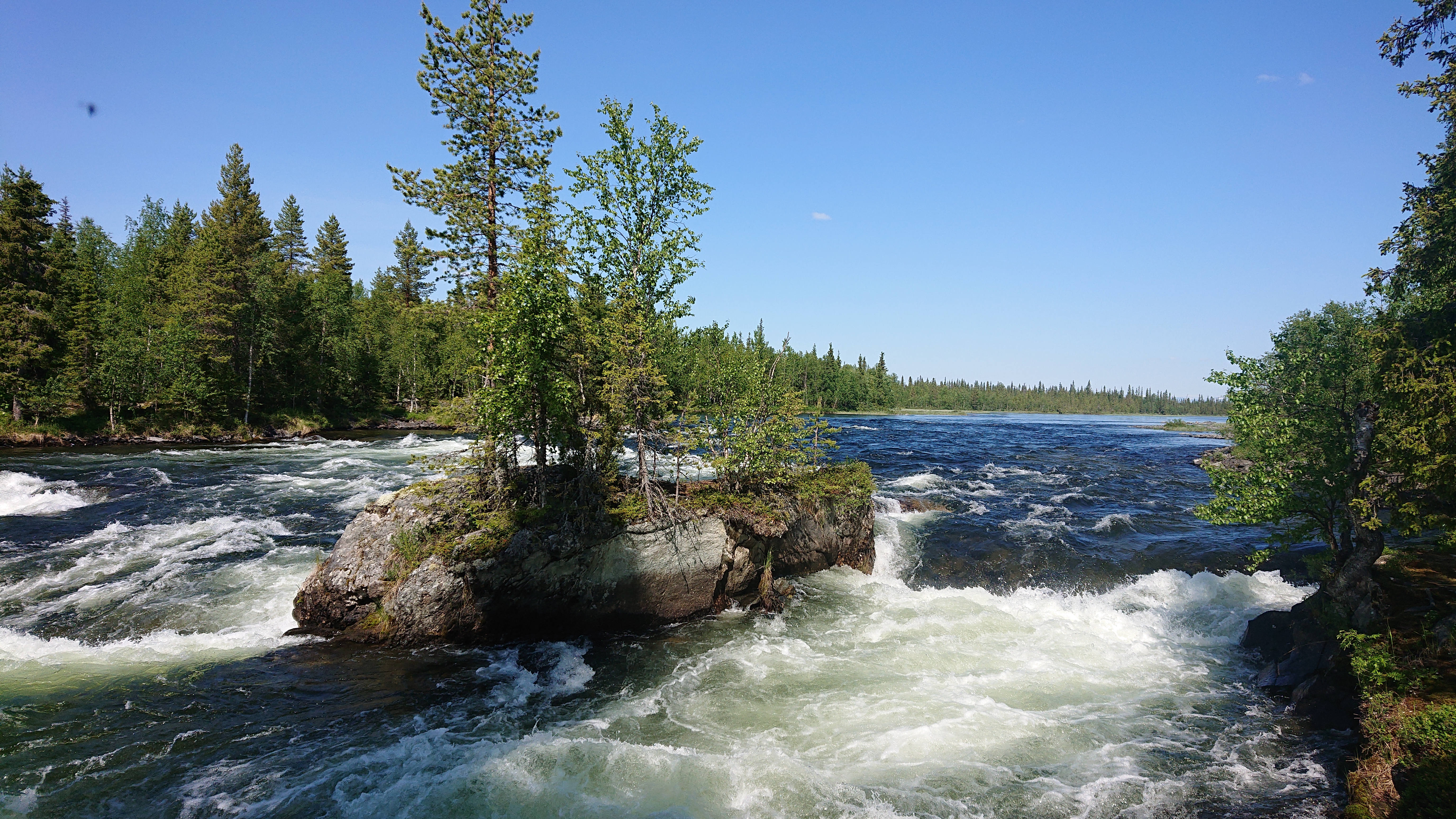 Экстремальный сплав на байдарках по реке Умба
