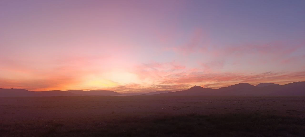 Поход по дикой Монголии без рюкзаков — горы, озера и бескрайние просторы (7/41)