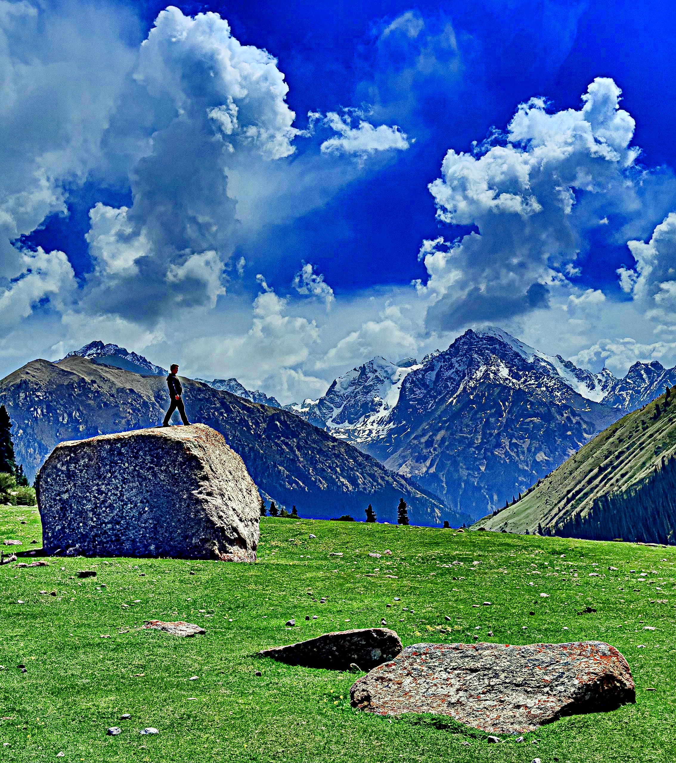 Киргизия: фантастика марсианских пейзажей (7/21)