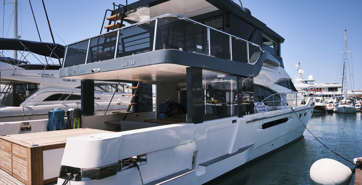 Морская Vip прогулка с арендой роскошной, моторной, двухпалубной Vip яхты (7/48)