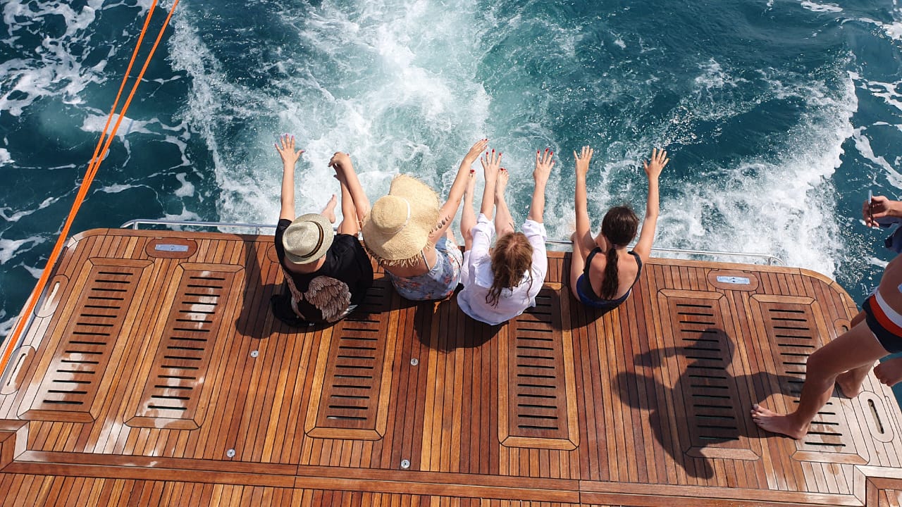 Морская Vip прогулка с арендой роскошной, моторной, двухпалубной Vip яхты (4/48)