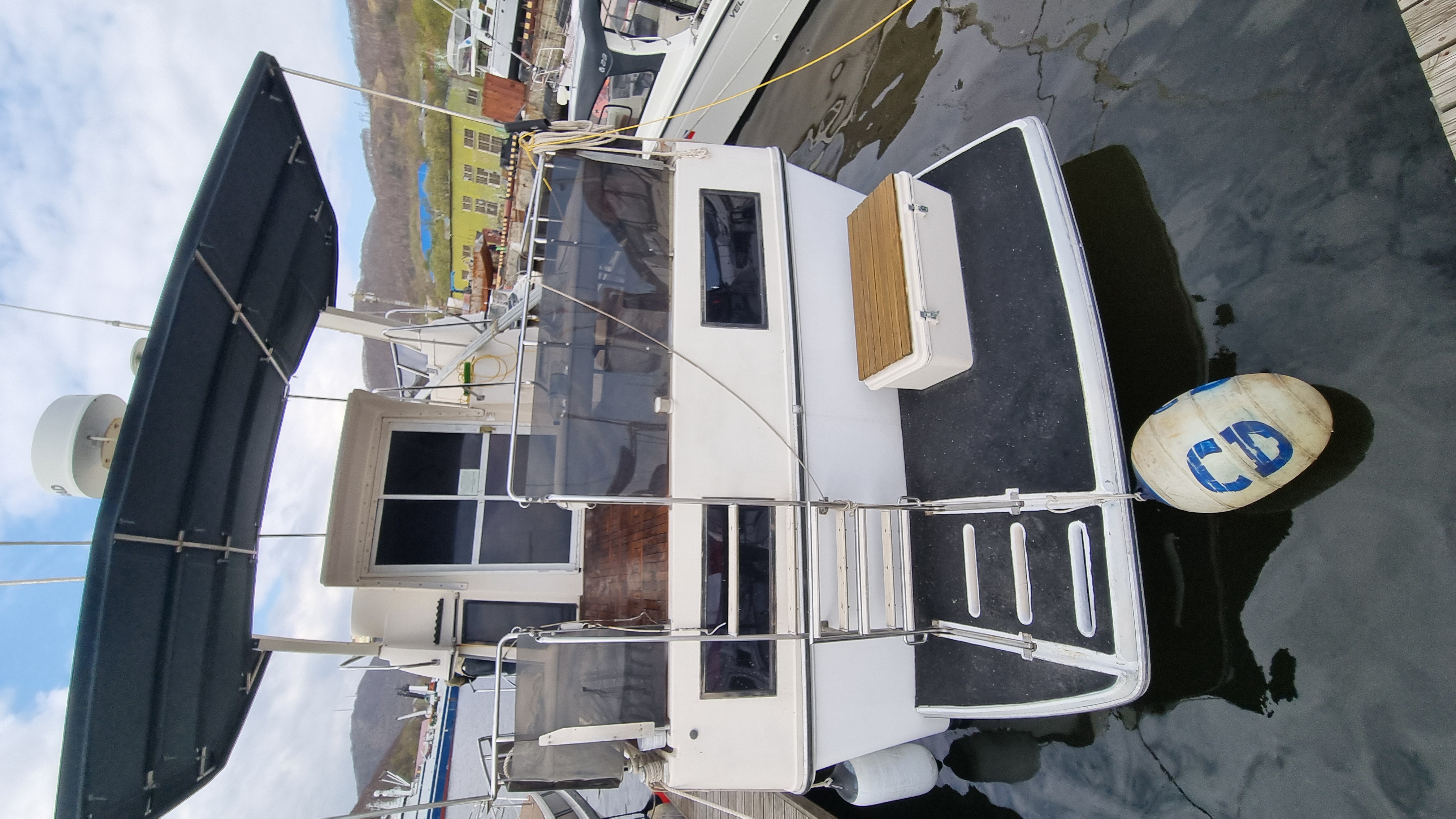 Морская прогулка к бухте Русская  длительность 10 часов на Камчатке (8/10)