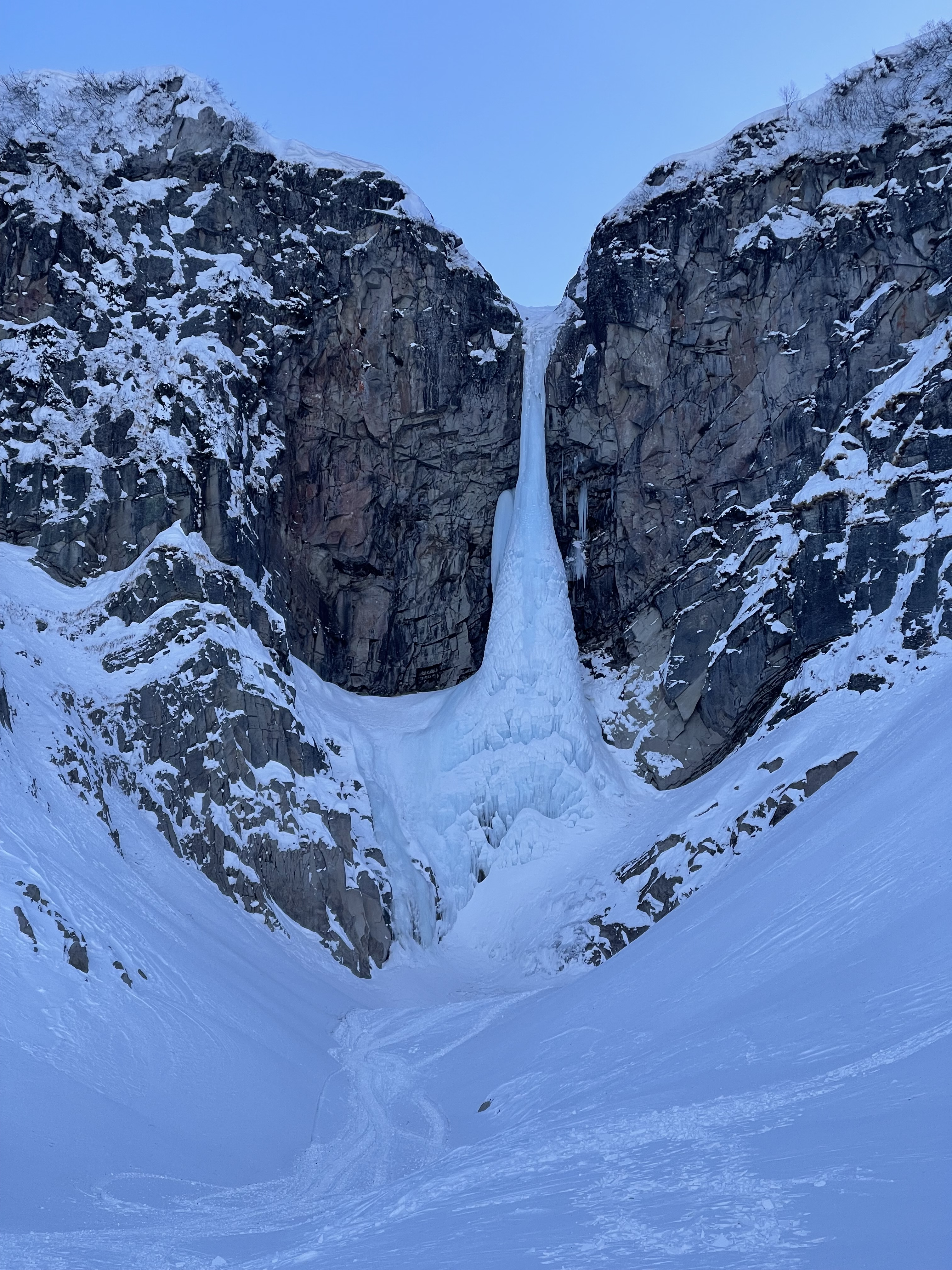 Вилючинский Перевал, Застывший Водопад И Дикие Термальные Источники (11/23)