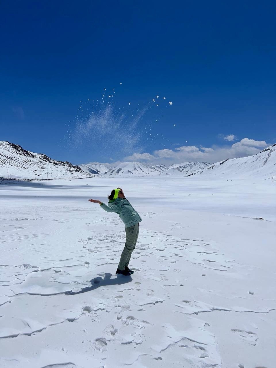 Снежные приключения в Тянь Шане: драйв и красота в полном комфорте. Все включено.