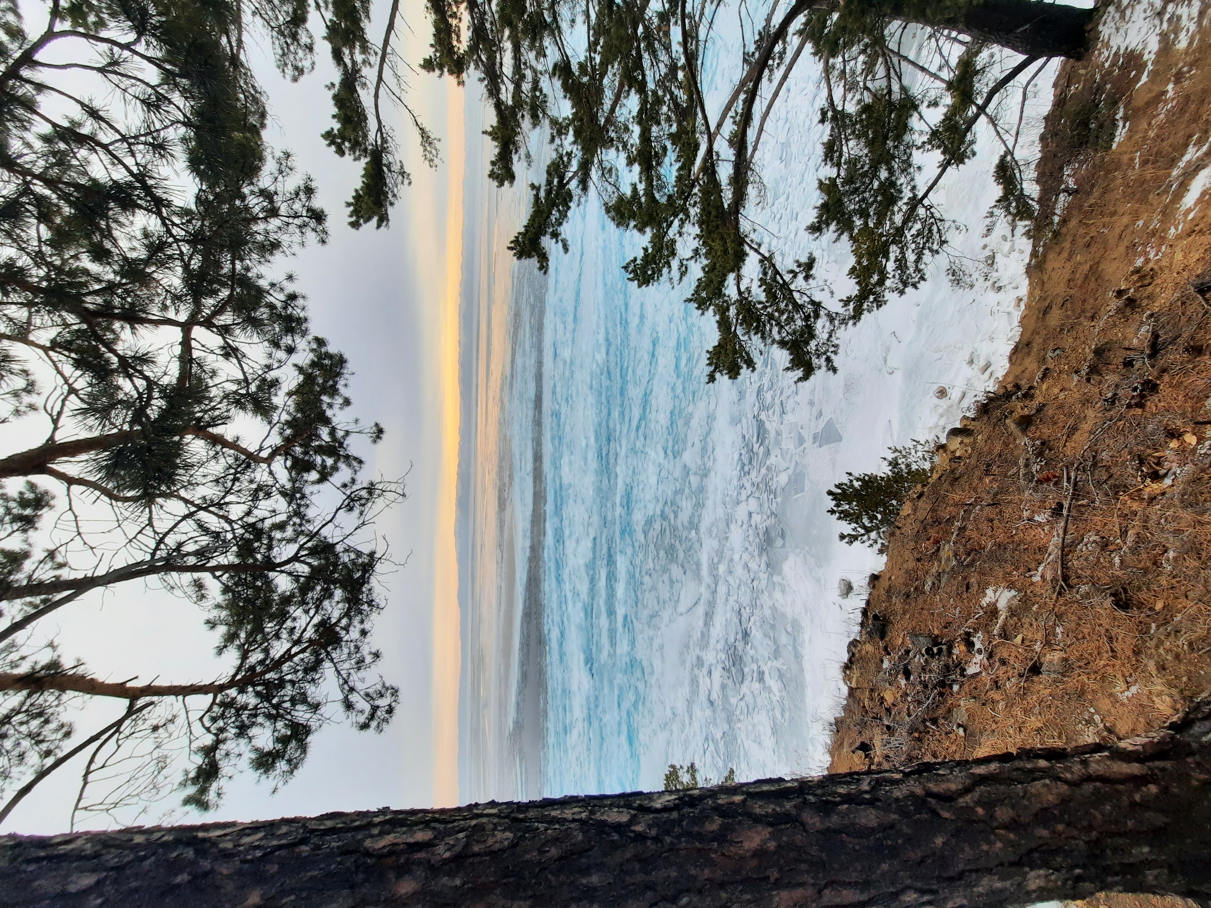 Ледяные просторы Байкала (пеший поход по льду Байкала)