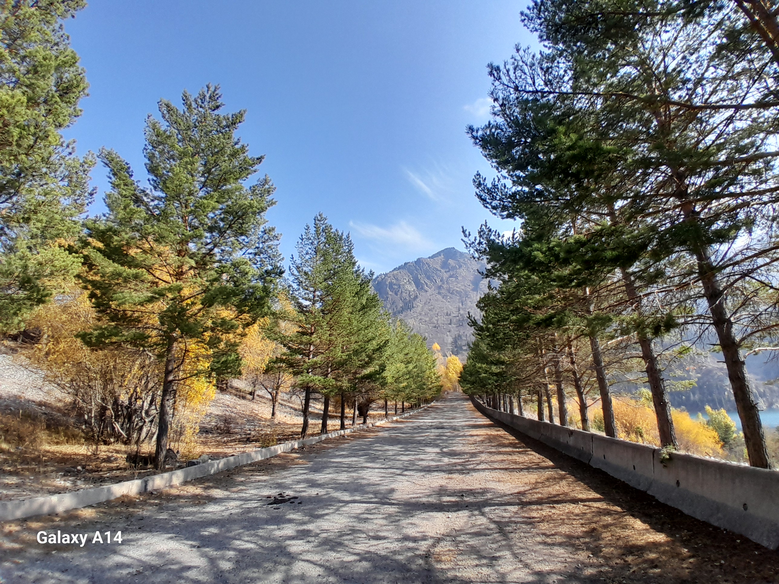 Однодневное путешествие из Алматы к озеру Иссык и в сердце Чарынского каньона (10/15)