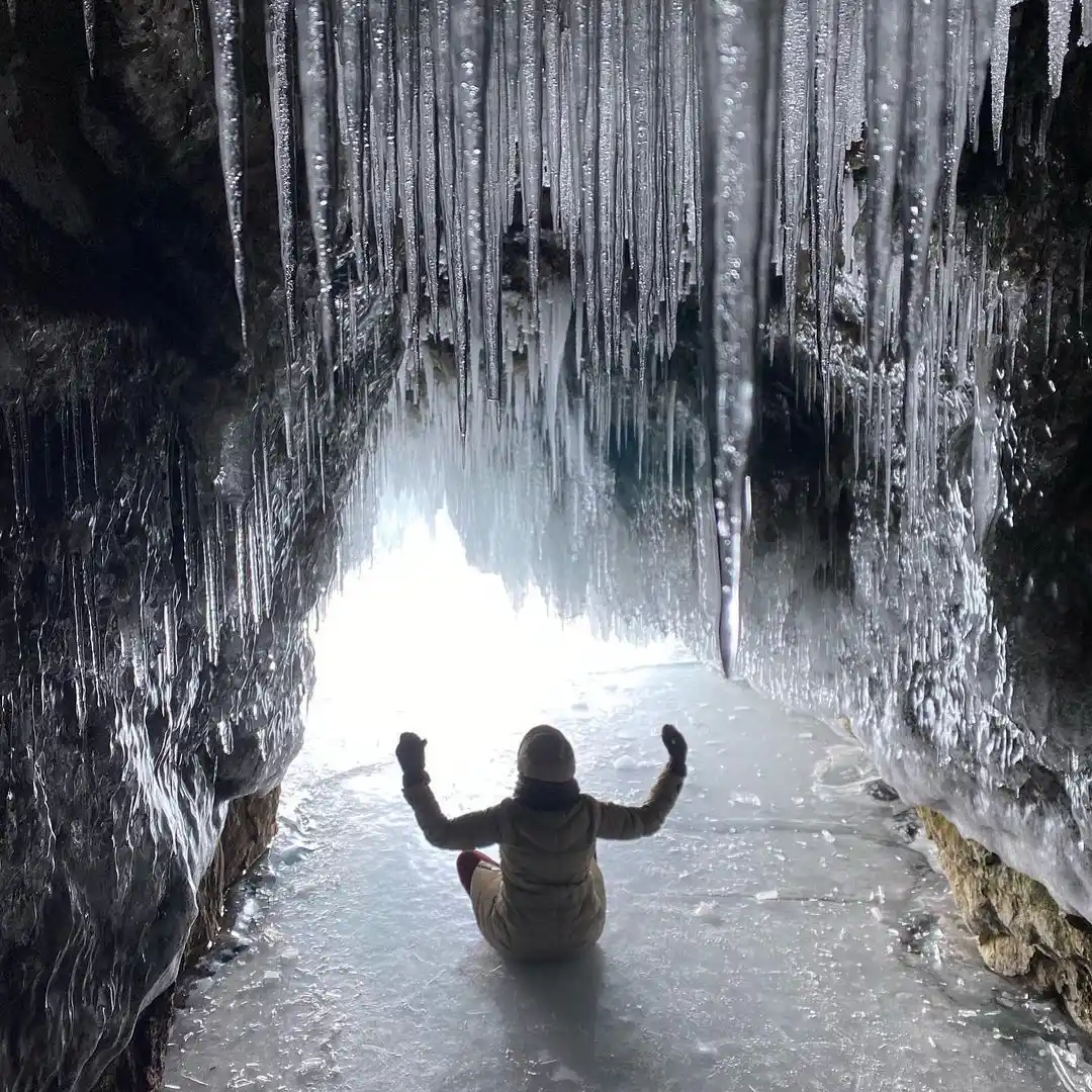 Ледовое сердце Байкала: путешествие на Ольхон на Хивусе (7/9)