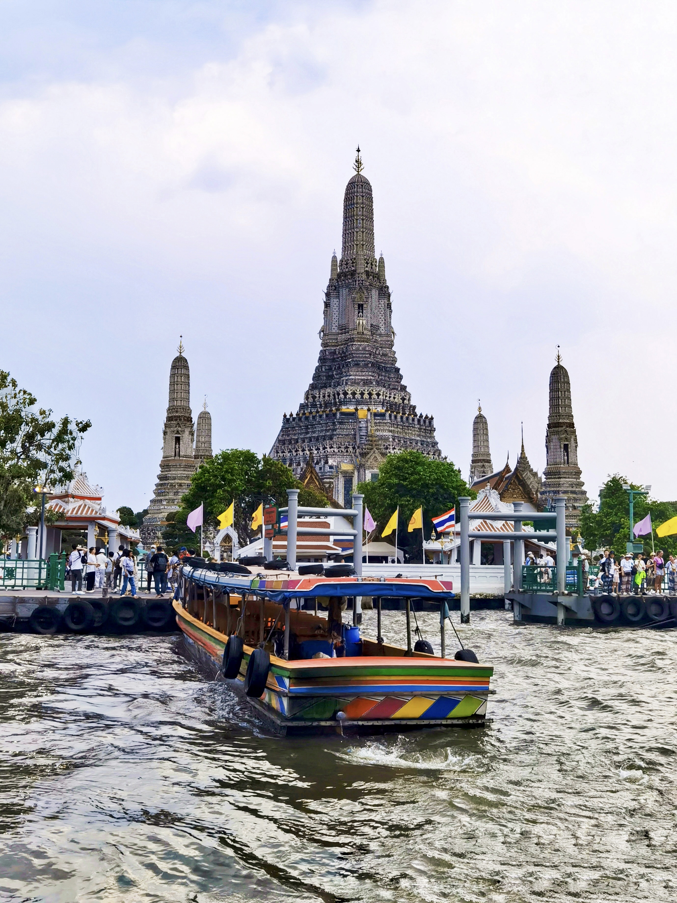 Из столичной суеты к северной столице