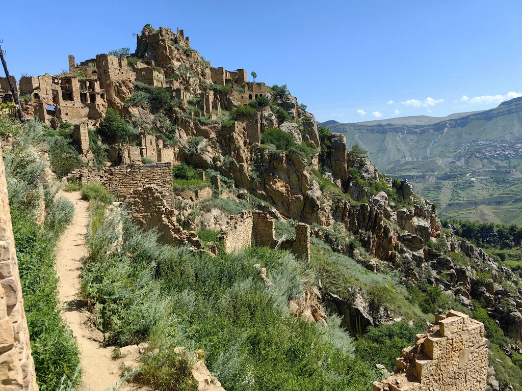 Гамсутль и Гуниб