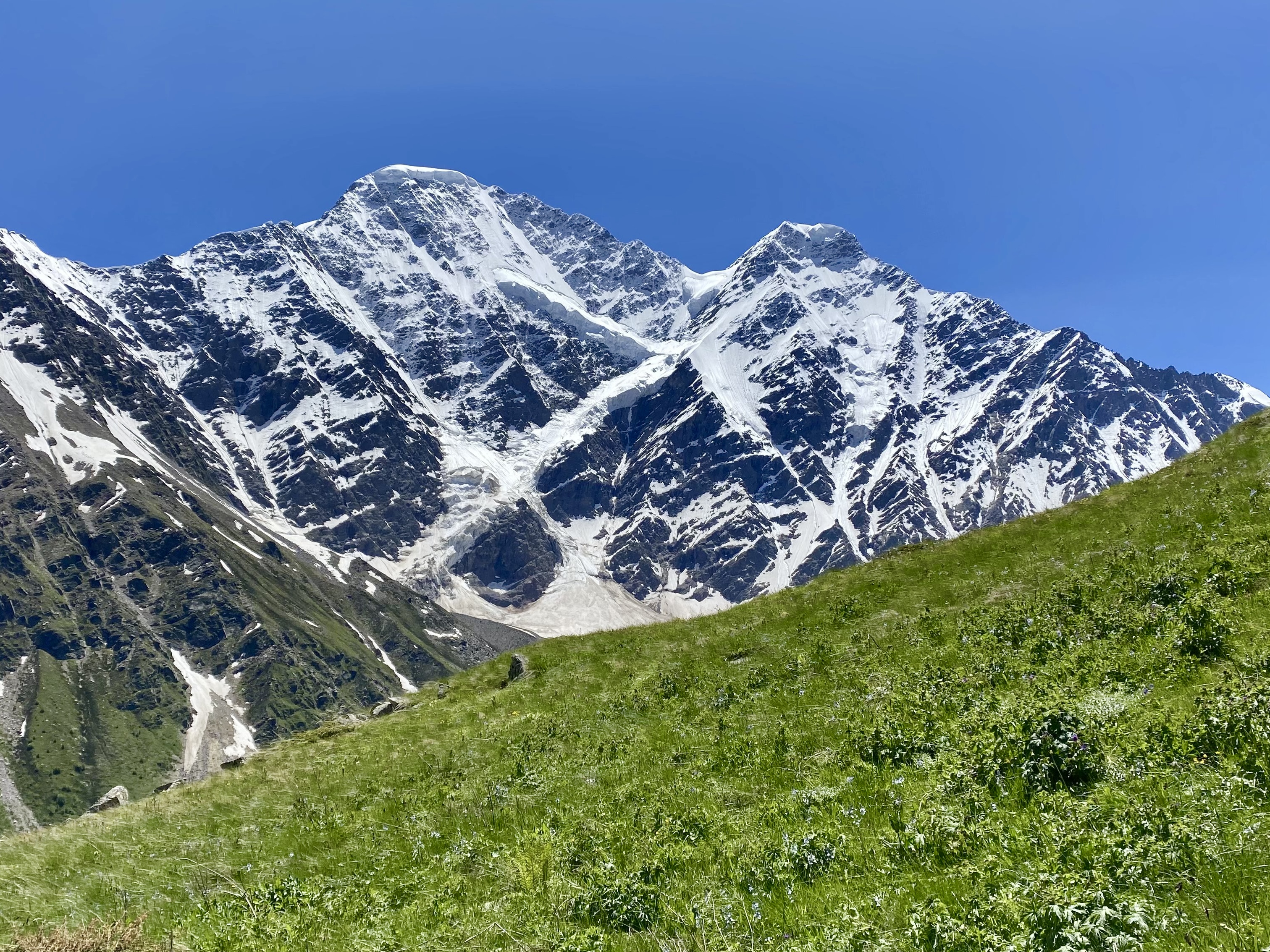 Восхождение на Эльбрус с юга: классический маршрут к сердцу Кавказа (3/27)