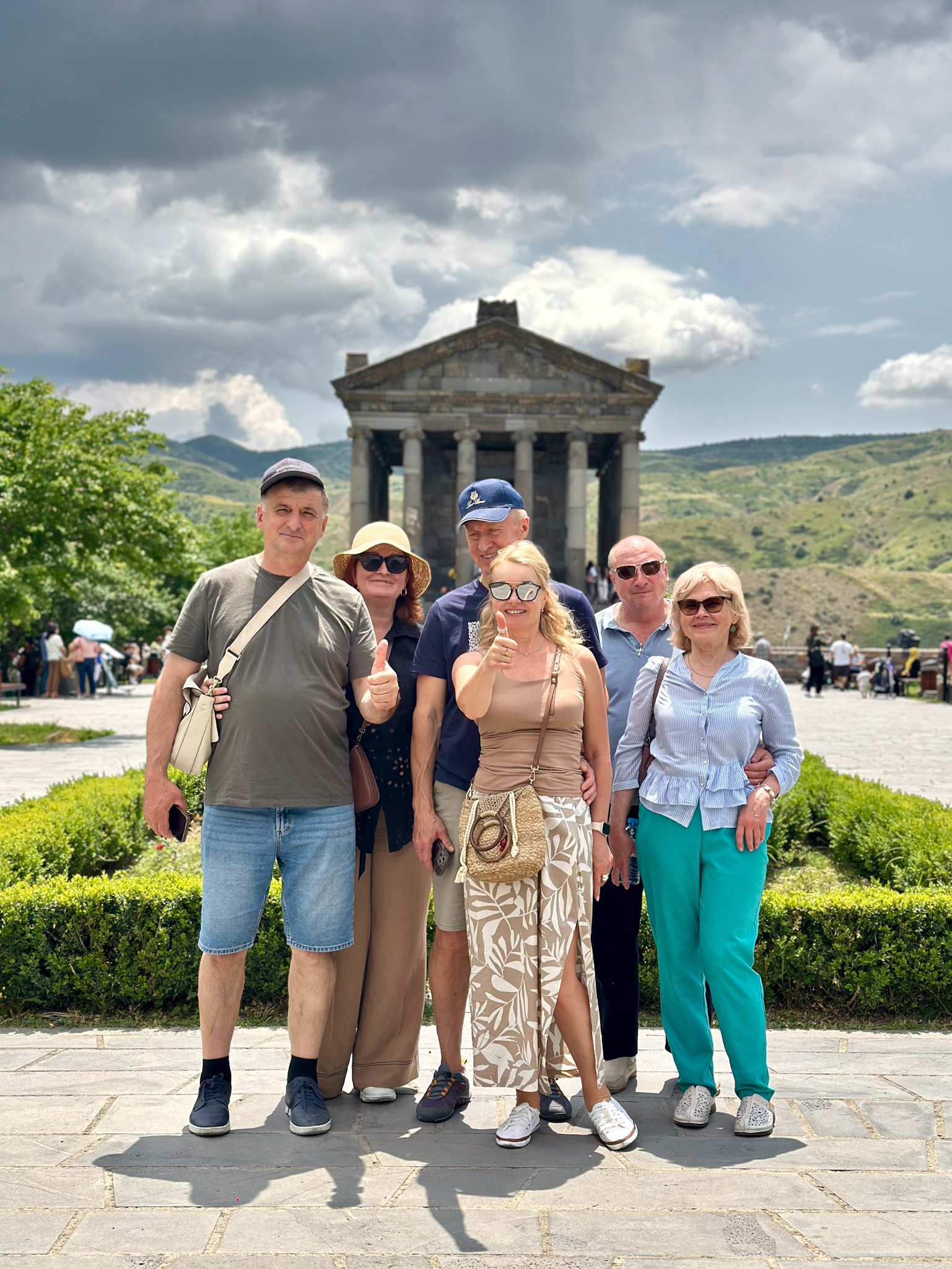 Гарни, подземный храм Гегард и армянский лаваш