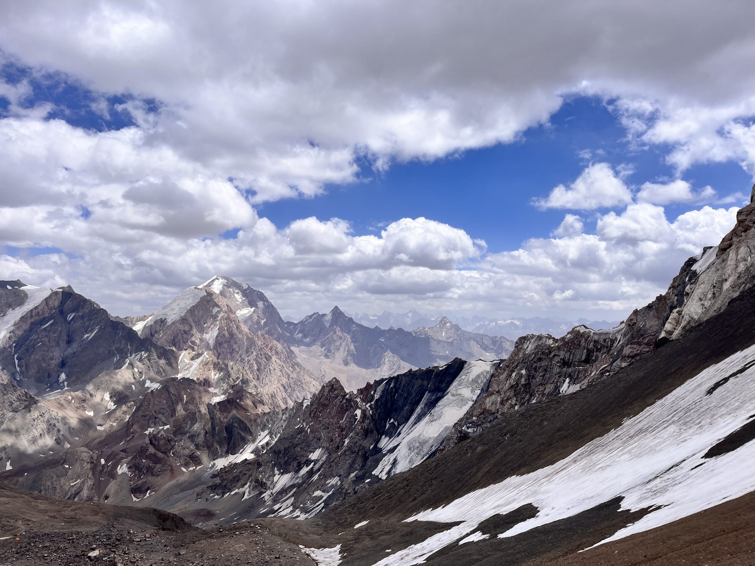 Фанские горы без рюкзаков — тур по Таджикистану (10/25)