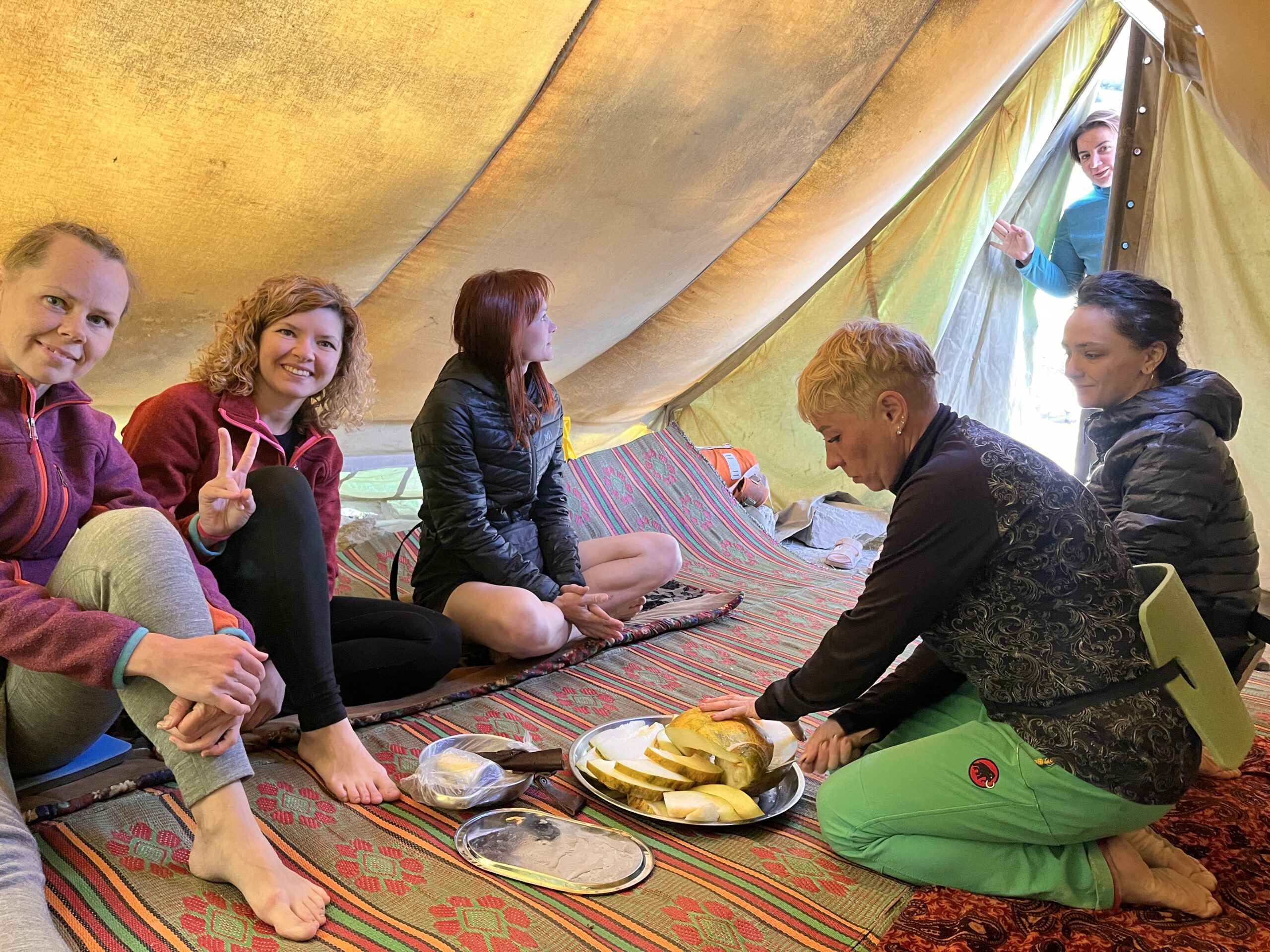 Фанские горы без рюкзаков — тур по Таджикистану (8/25)