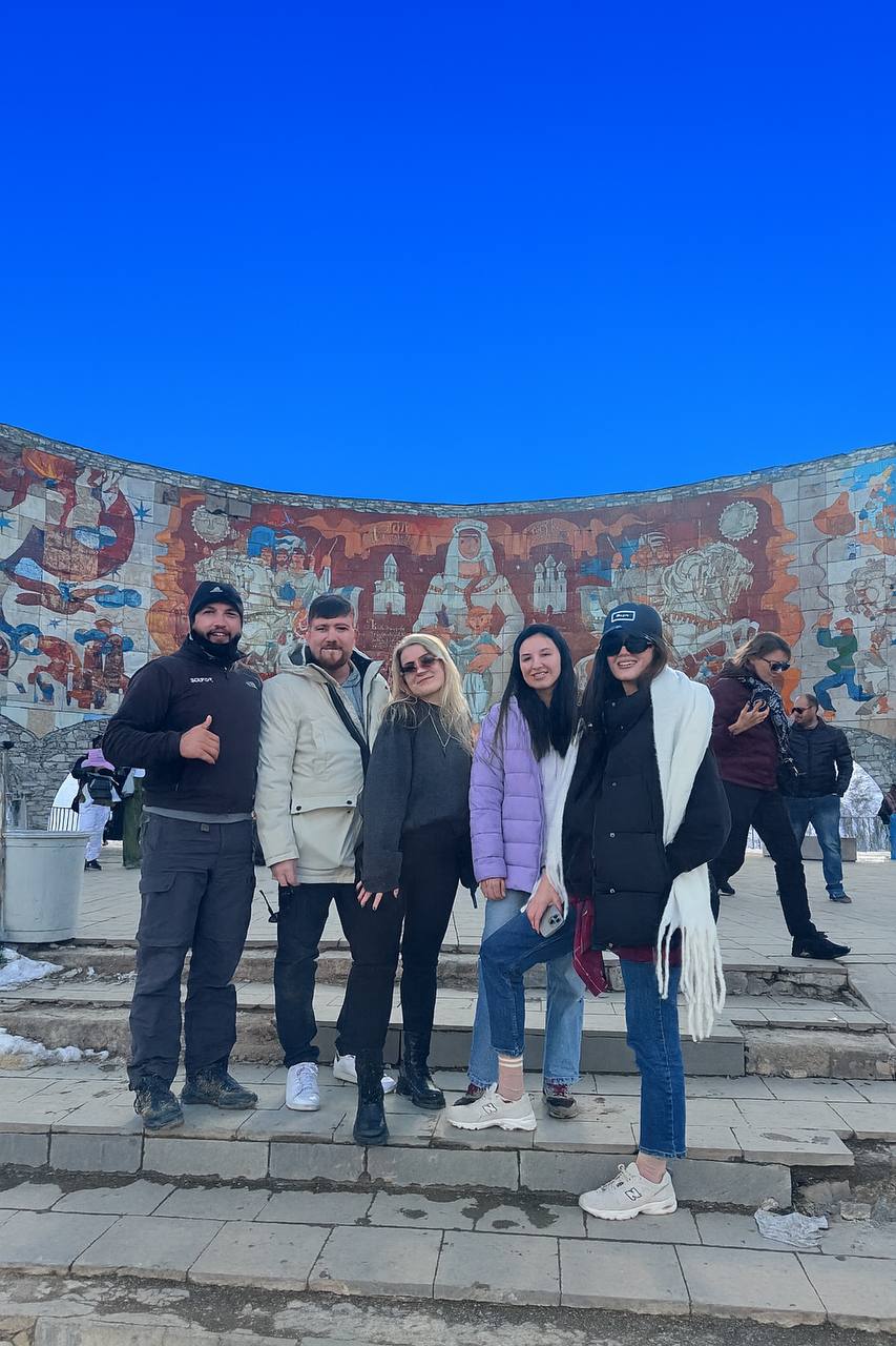 Встретить 2026 год в Грузии: вино, горы, тёплая компания и та самая новогодняя атмосфера