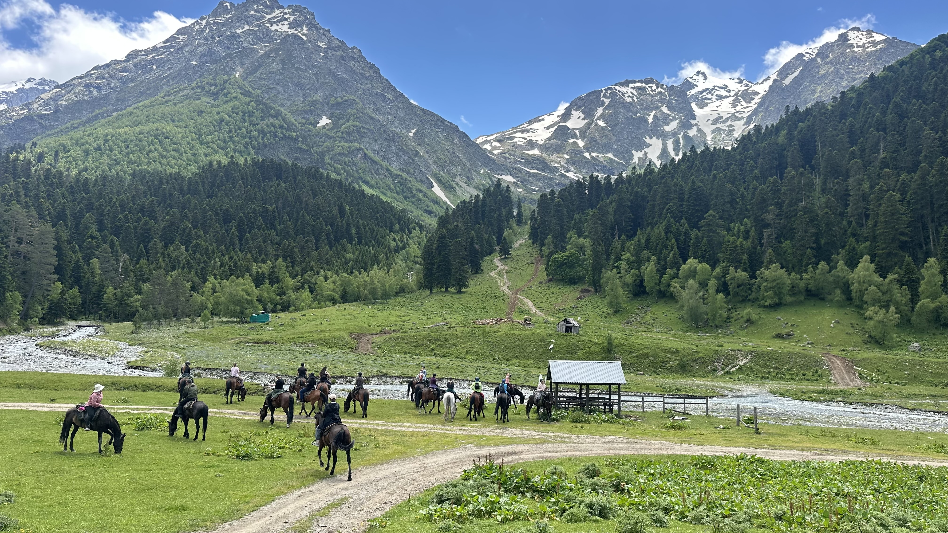 Конный выезд в Софийское ущелье, ночевка в палатке