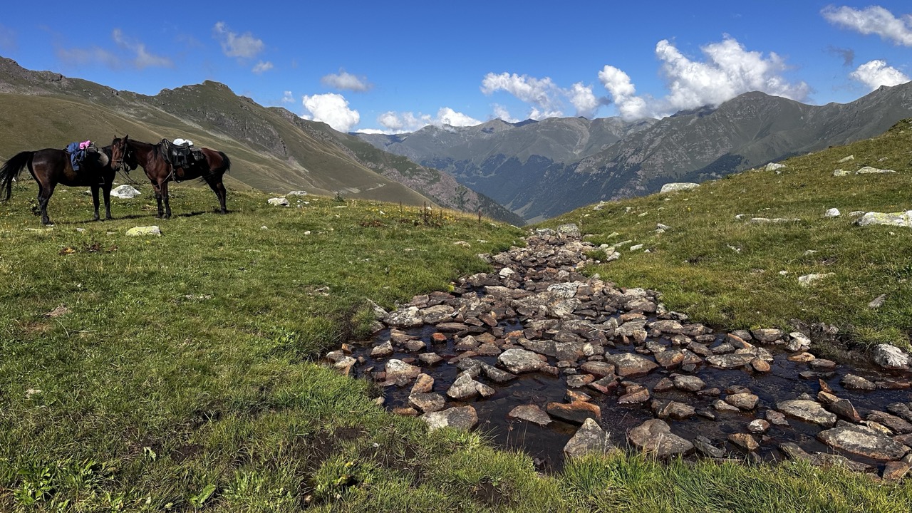 Конный тур с палатками Ожерелье озер и Марухское ущелье (13/35)