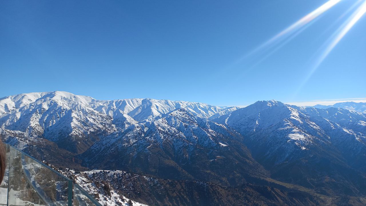 Весь Узбекистан - горы и пустыни!        
Ташкент, Чимган, Хива, Бухара и Самарканд.