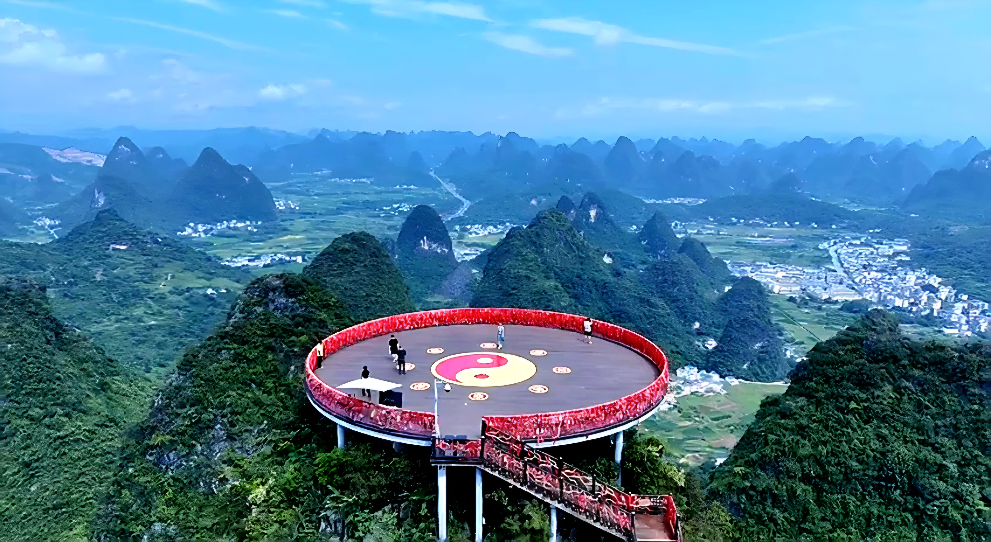 Пик Жуи и магия холмов