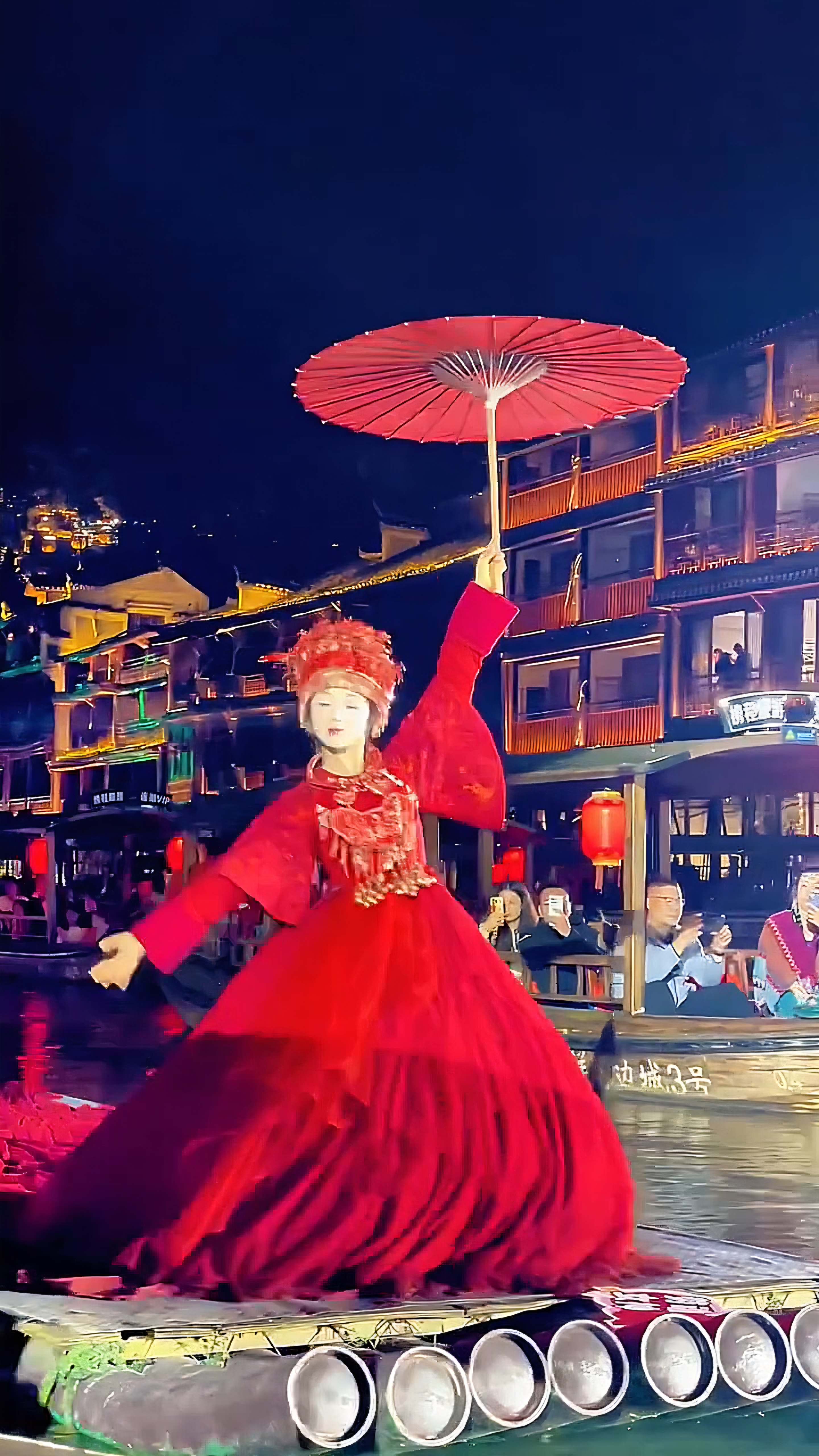 Город Фэнхуан и атмосфера древнего Китая