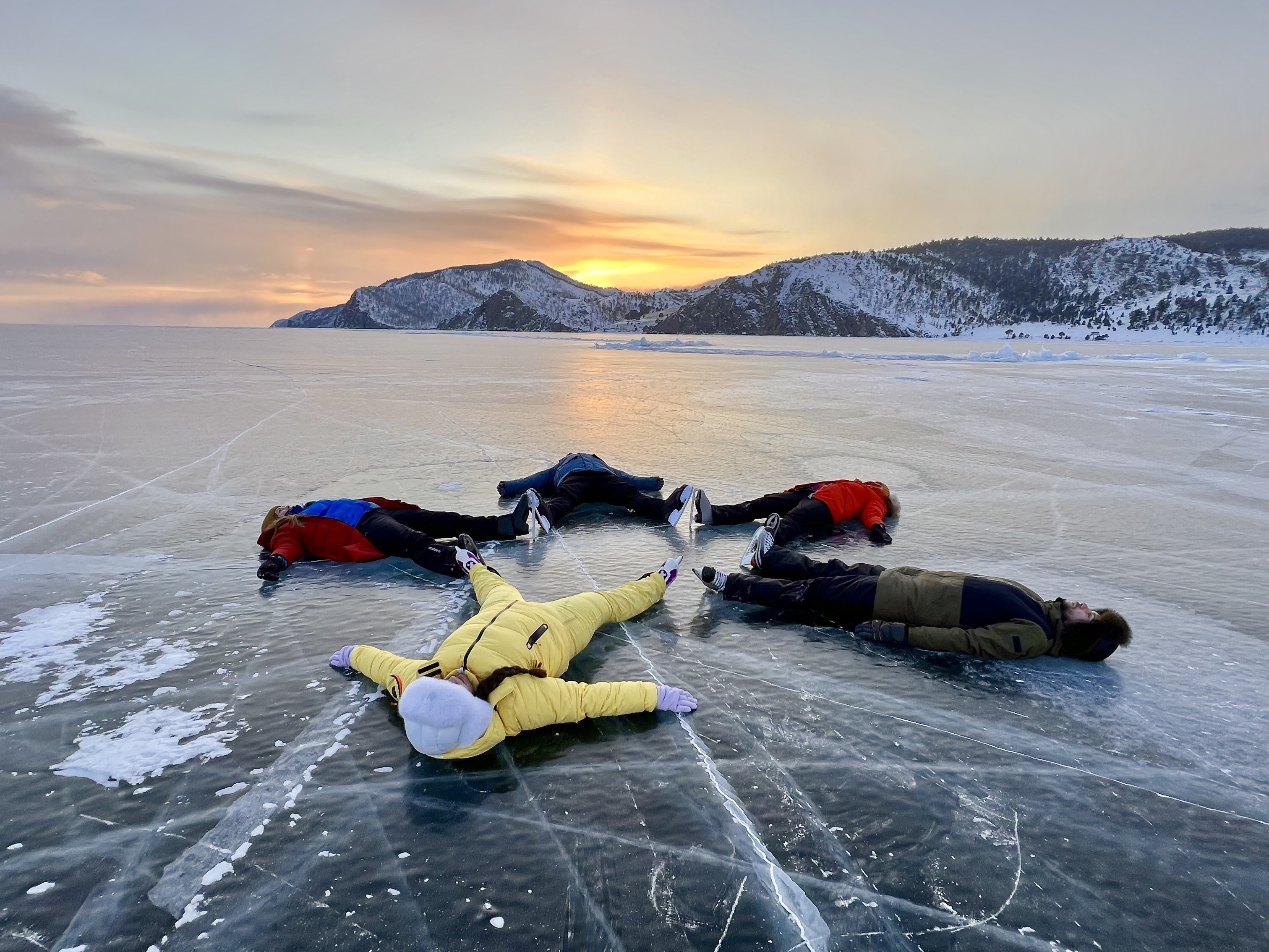 Катание на коньках на рассвете