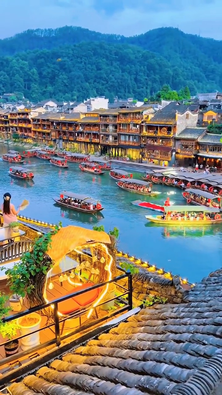 Город Фэнхуан и атмосфера древнего Китая