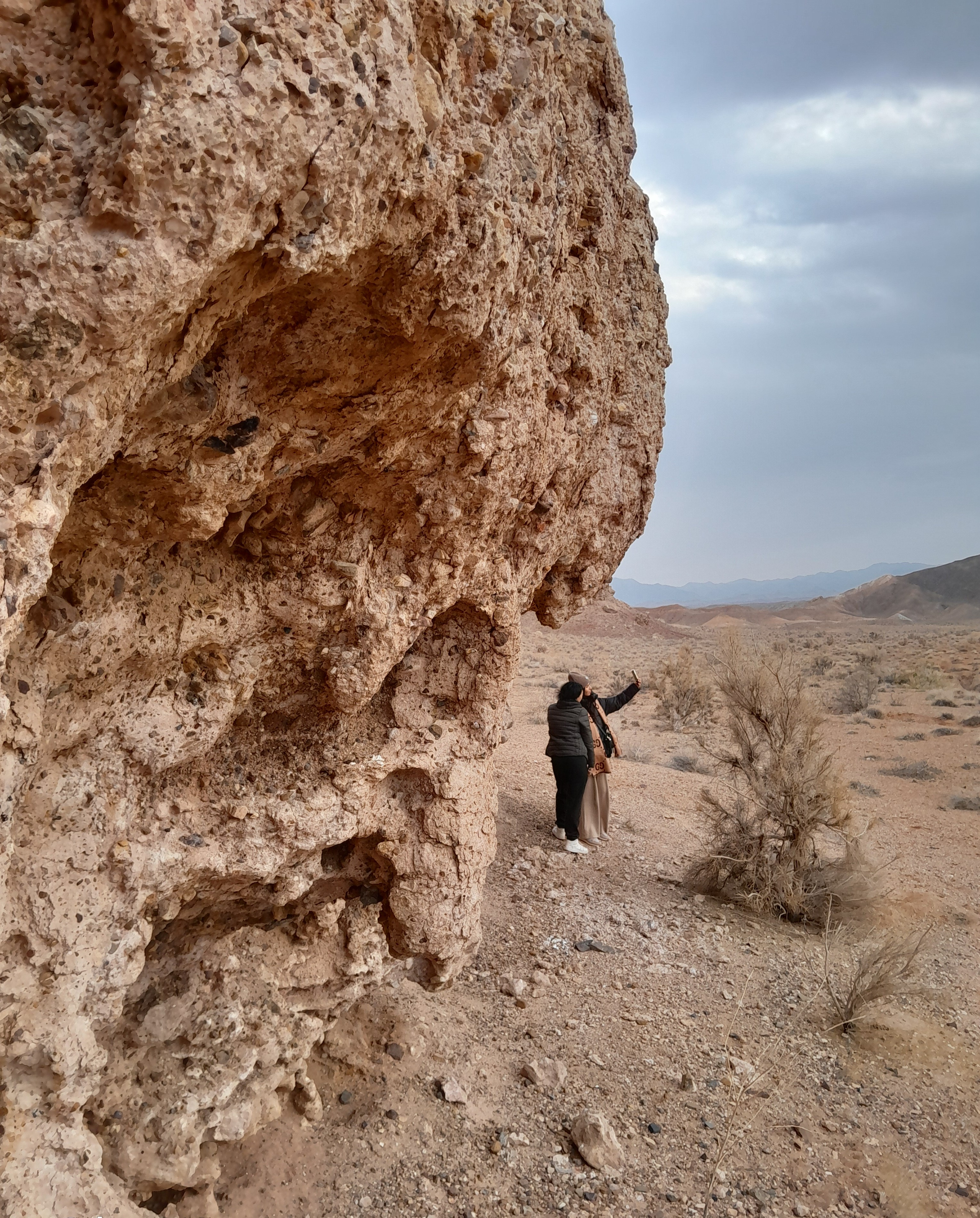 Тур от Красных гор до Чарынского каньона с ночевкой на горячих источниках