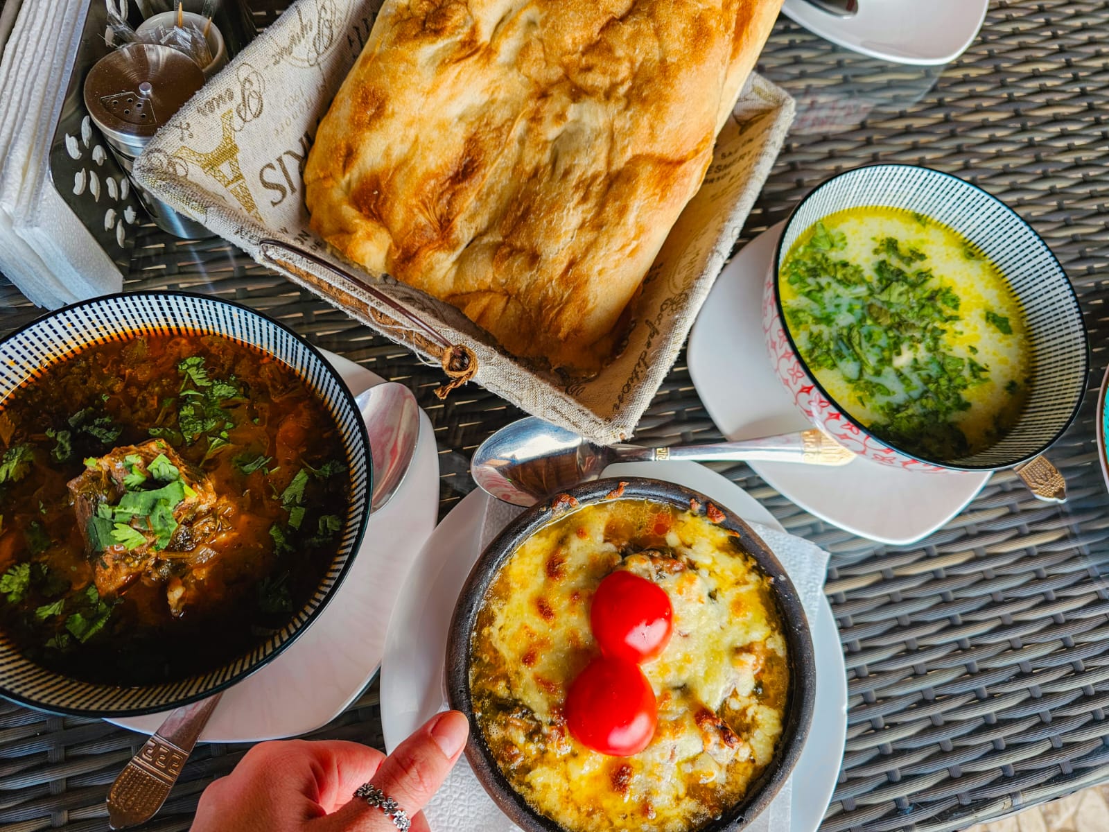 Яркая Грузия: горы, вино, любовь и море впечатлений