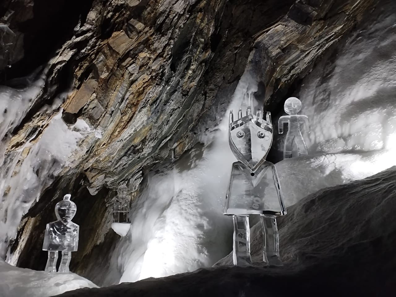 Волшебство байкальского льда! (6/37)