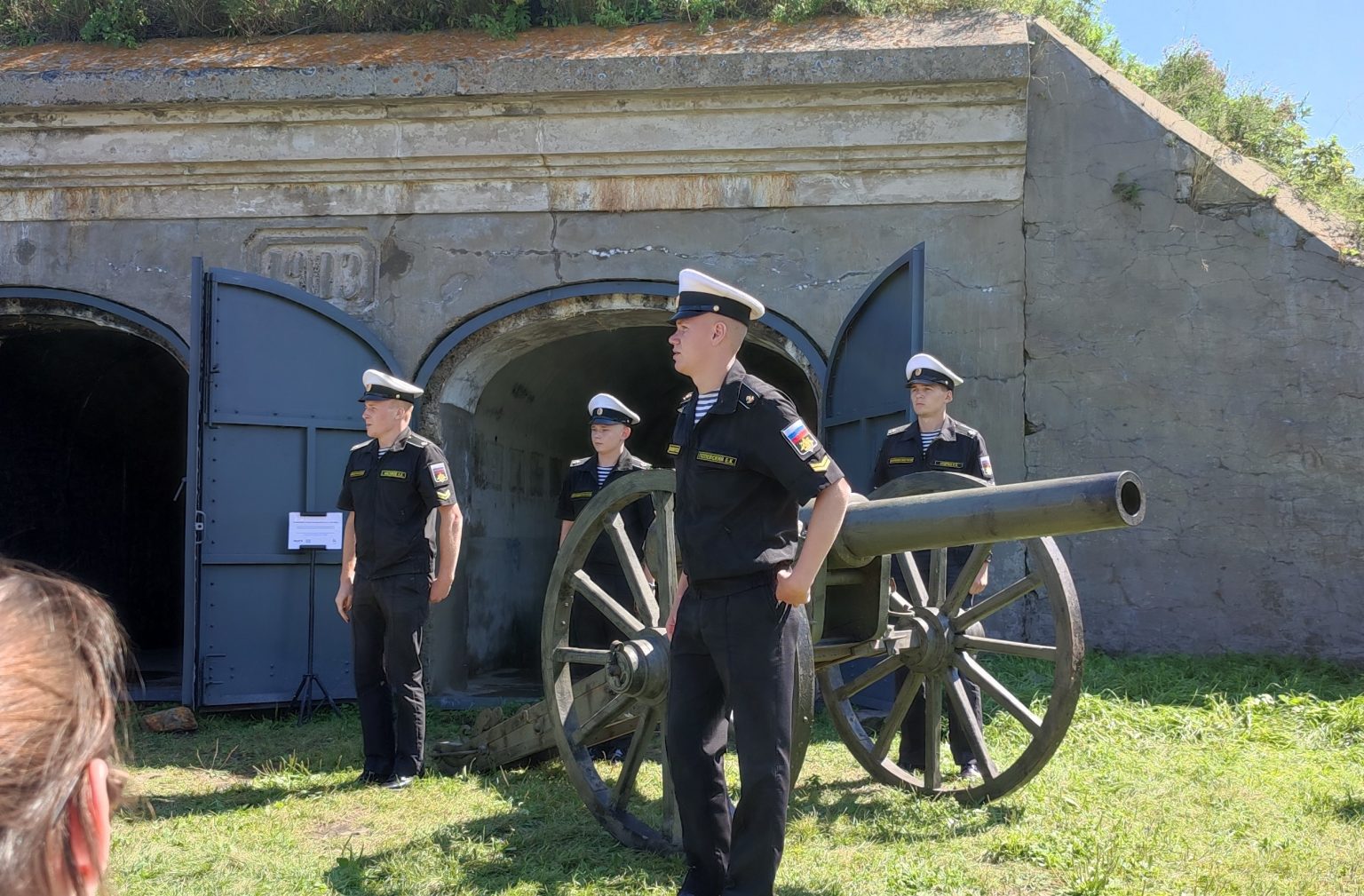 Страницы истории острова Русский (2/8)