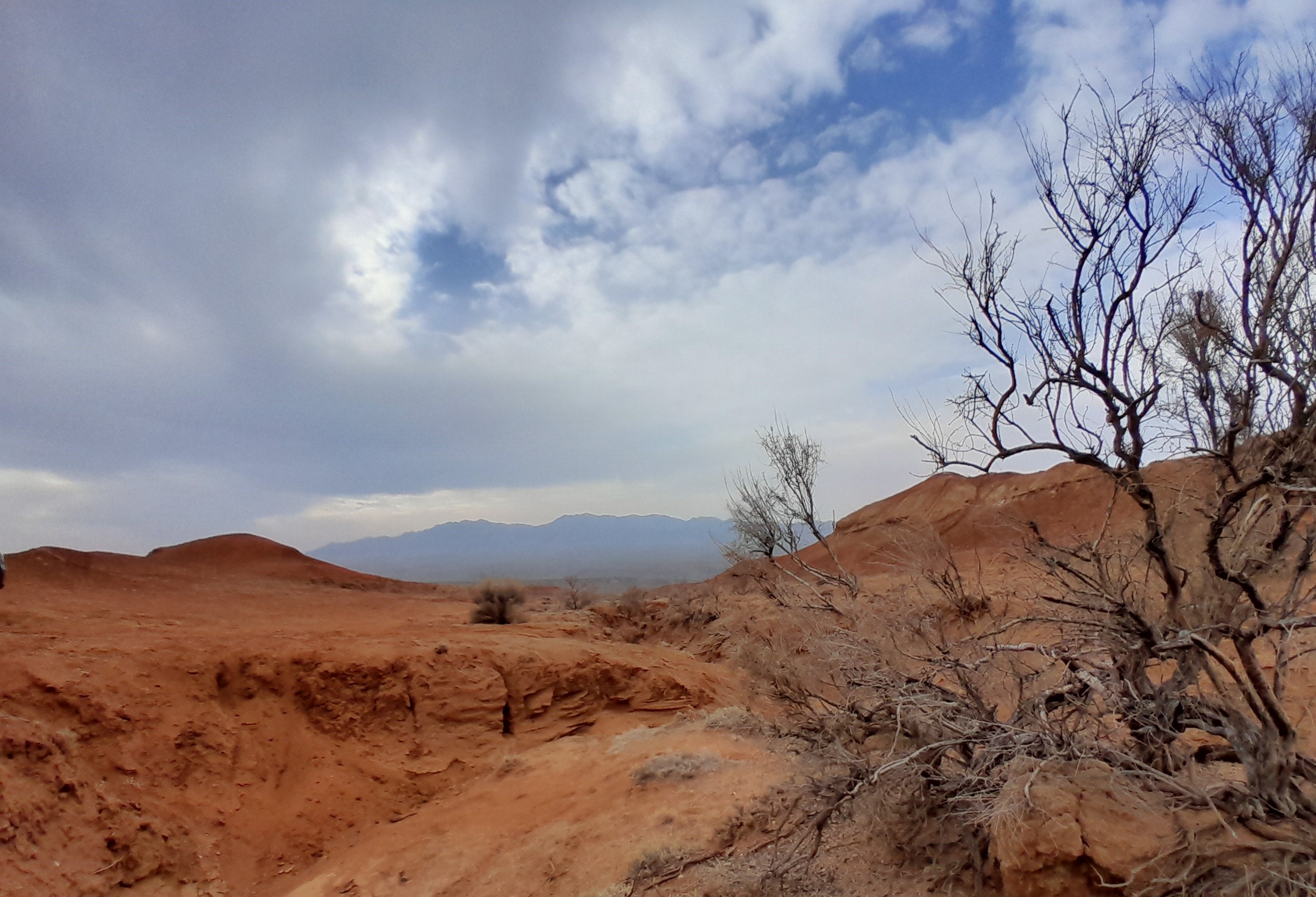 Тур: Красные горы Богутты — затерянный мир времени и красок