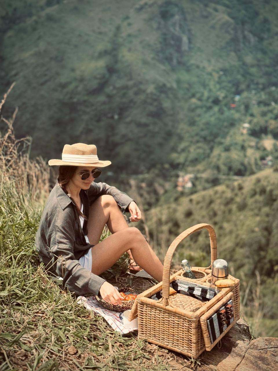 Однодневная экскурсия Элла и парк слонов Удавалаве (11/14)