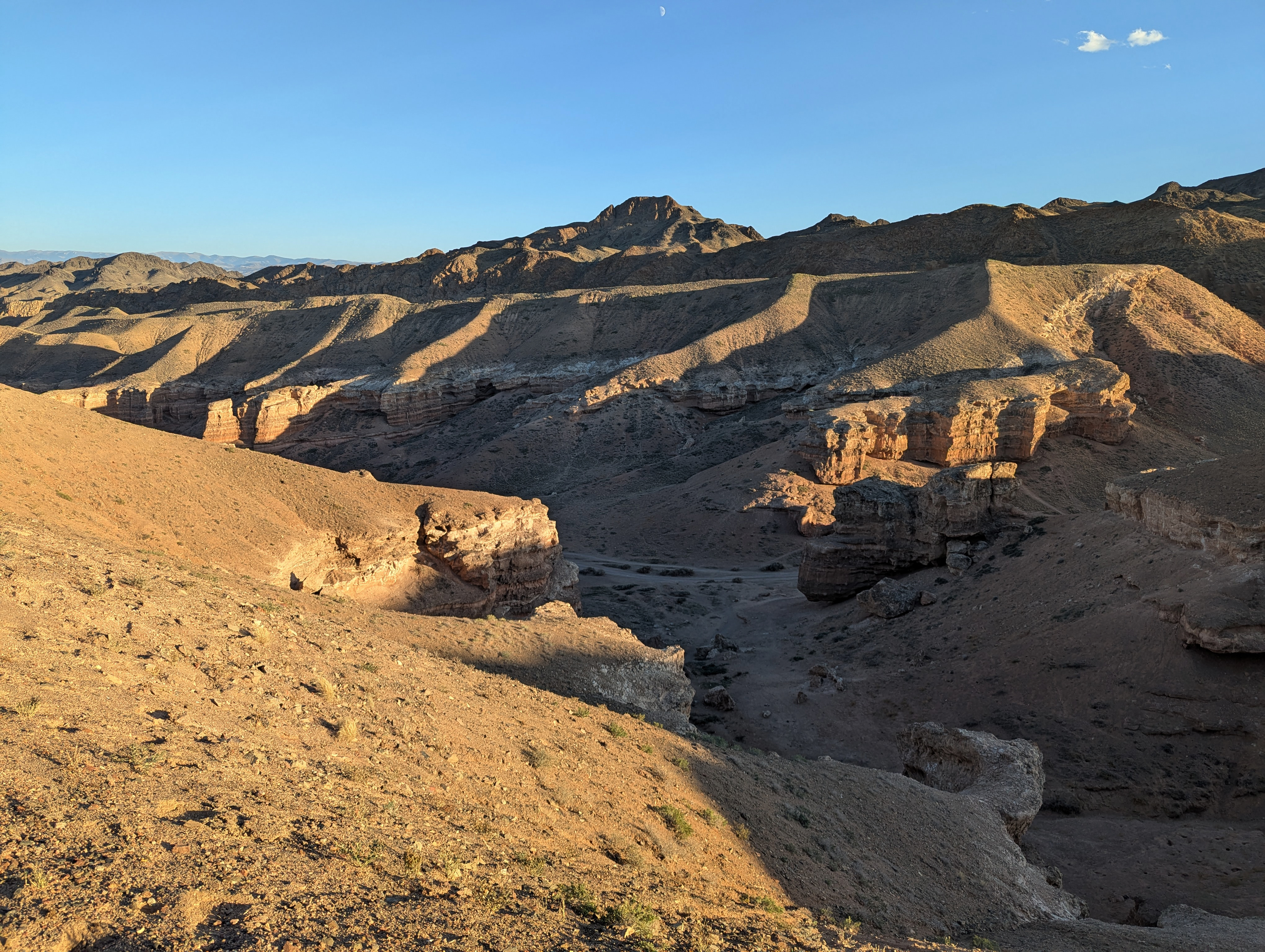 Красоты Тянь-Шаня. Из Казахстана в Кыргызстан и обратно. Две страны Центральной Азии. (4/45)