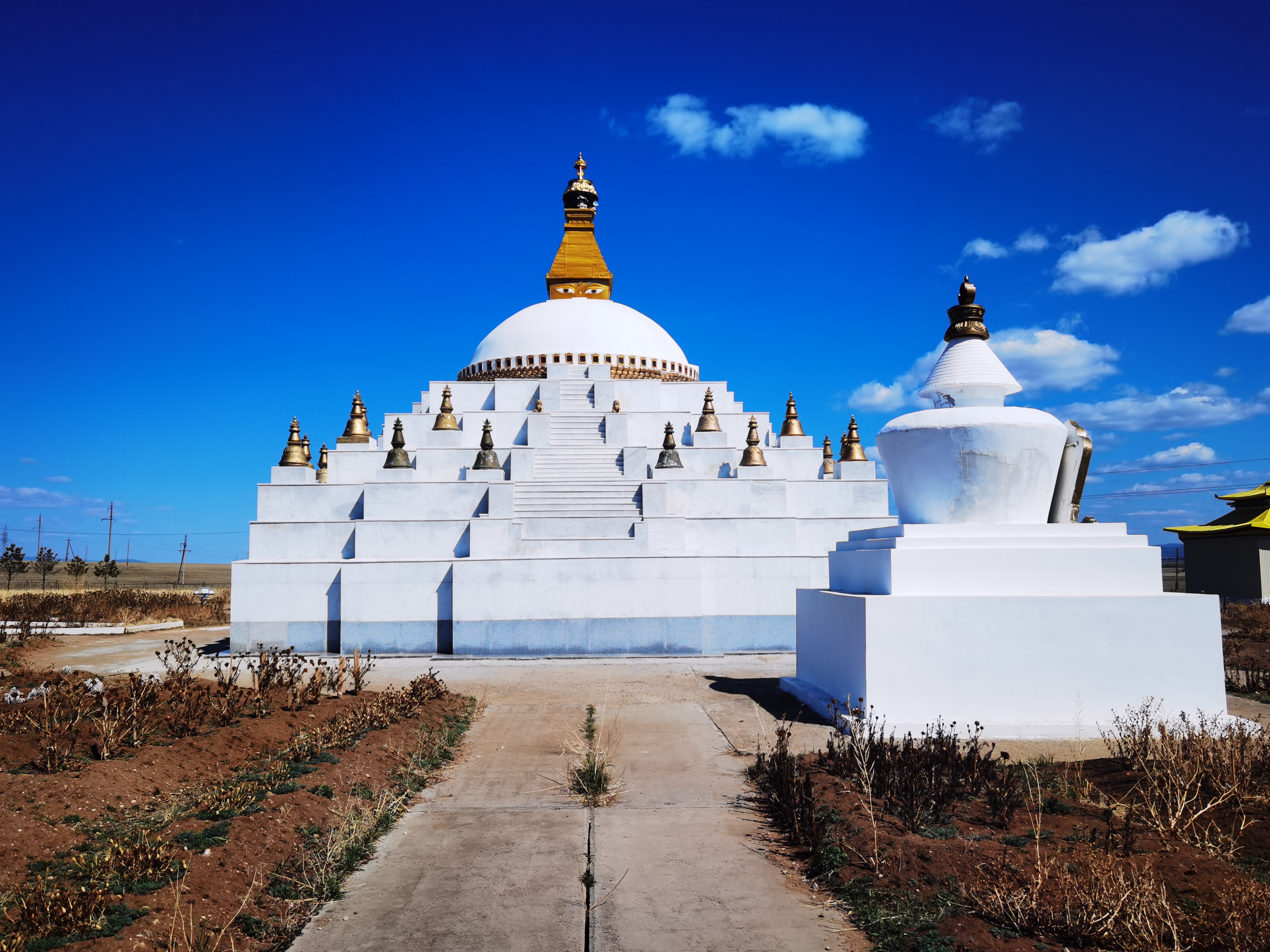 Путь к большому Будде и кора у самой большой ступы в России (9/29)