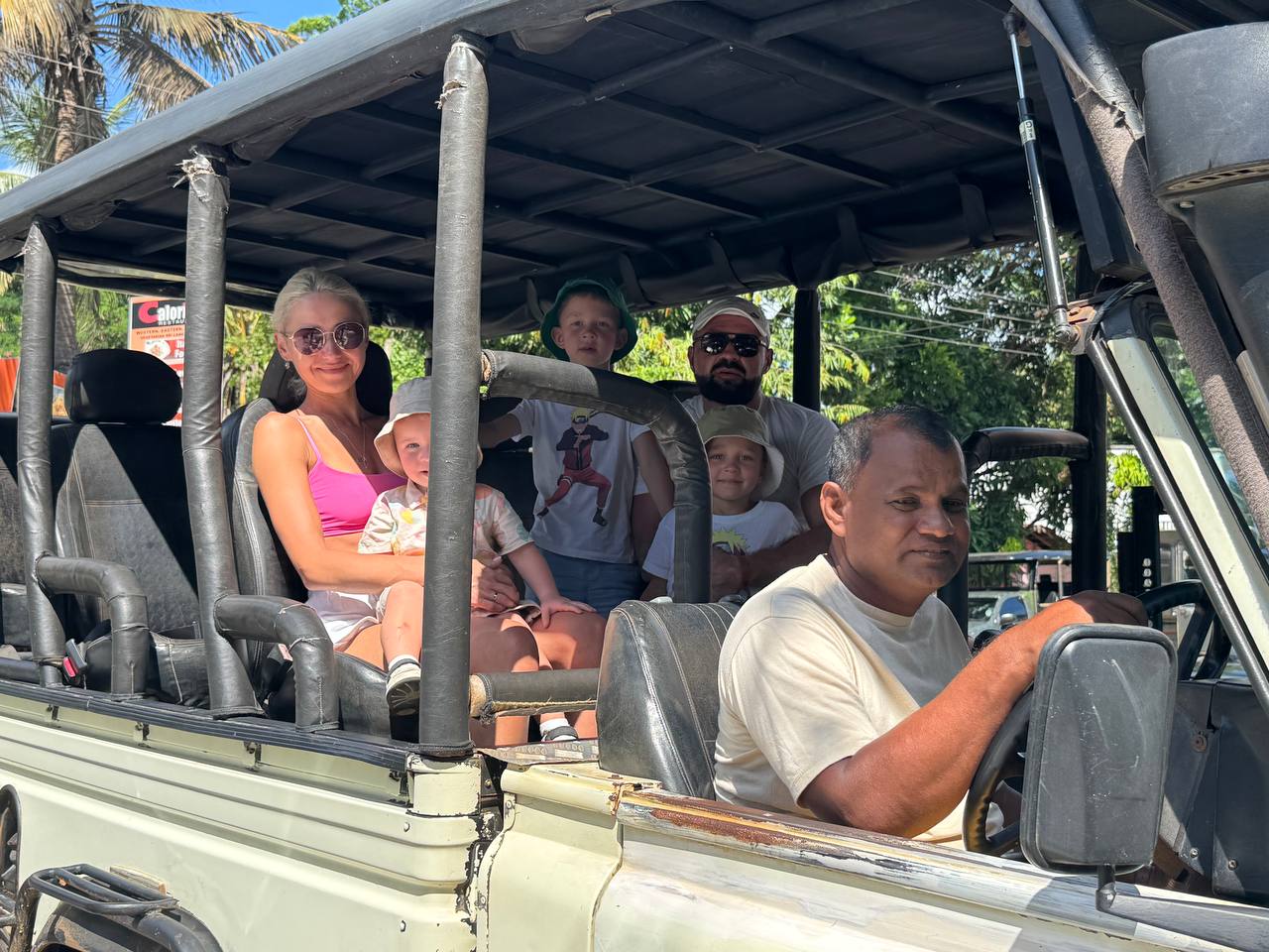 Элла и сафари в парке Яла (13/20)