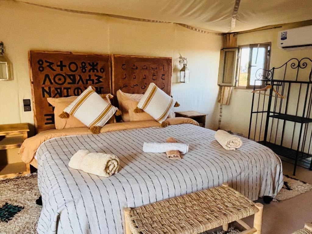 One Magical Night in the Sahara Desert from Fes Back to Fes or Continue to Marrakech