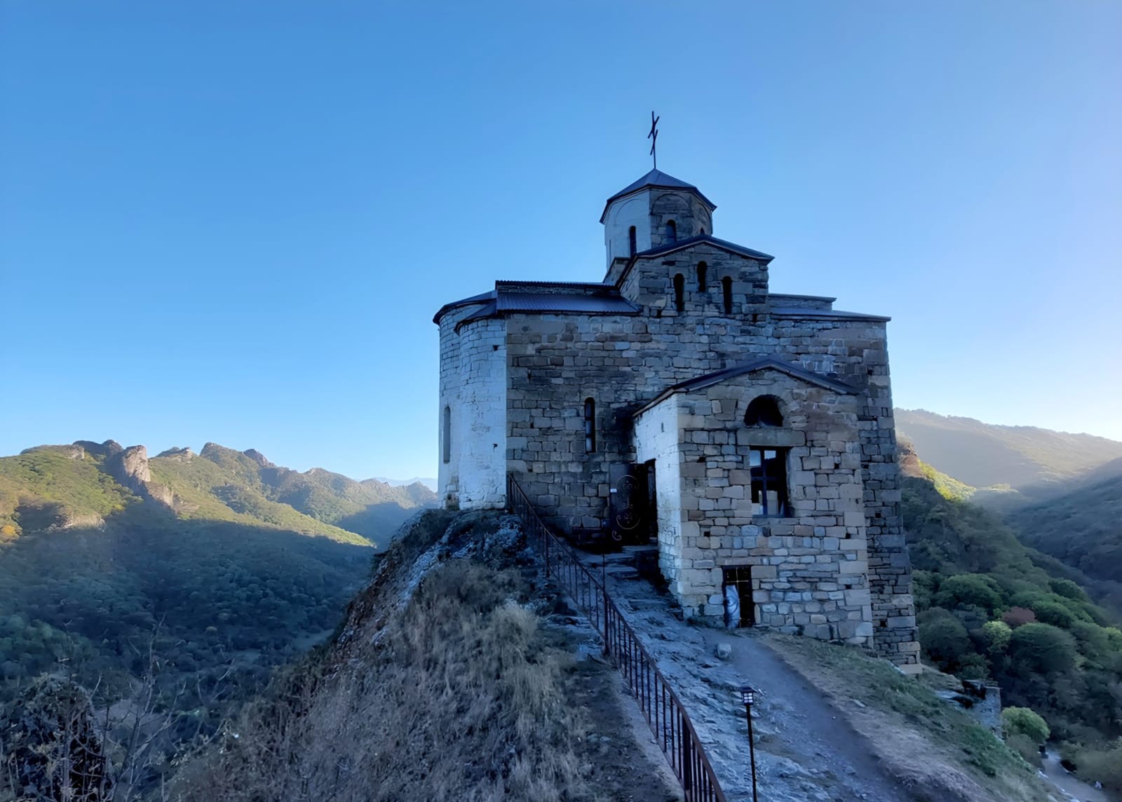 Сказочный Домбай из Кисловодска (4/13)