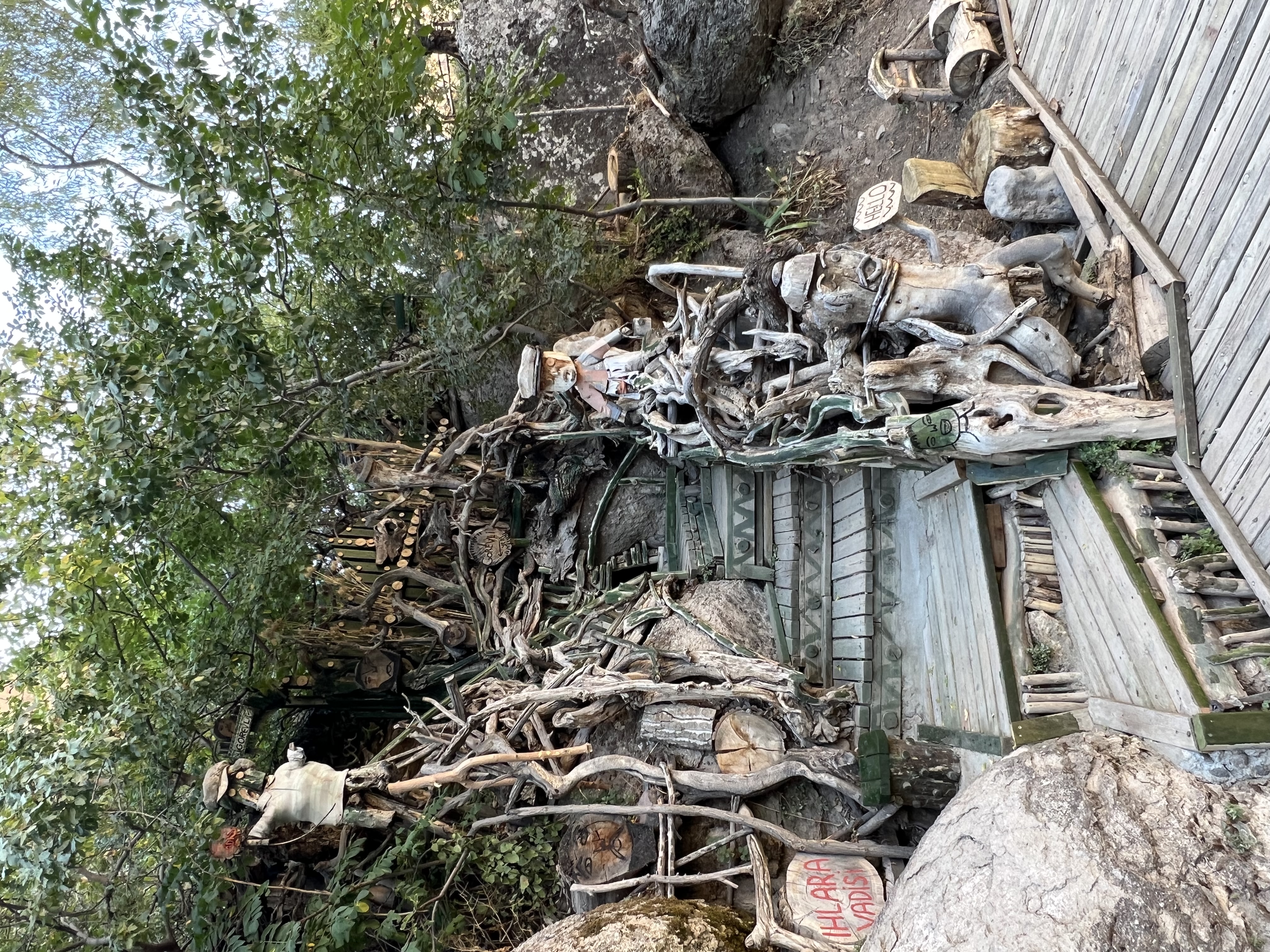 Рассвет, город Деринкую и Долина Ихлара