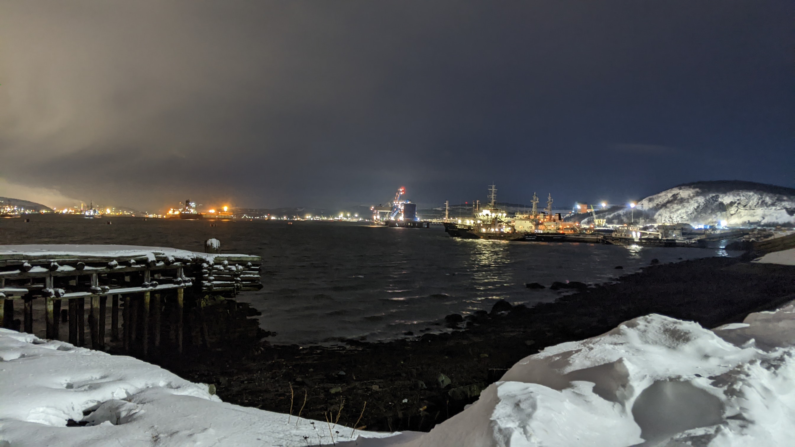 Прибрежный Мурманск с западной стороны (10/21)