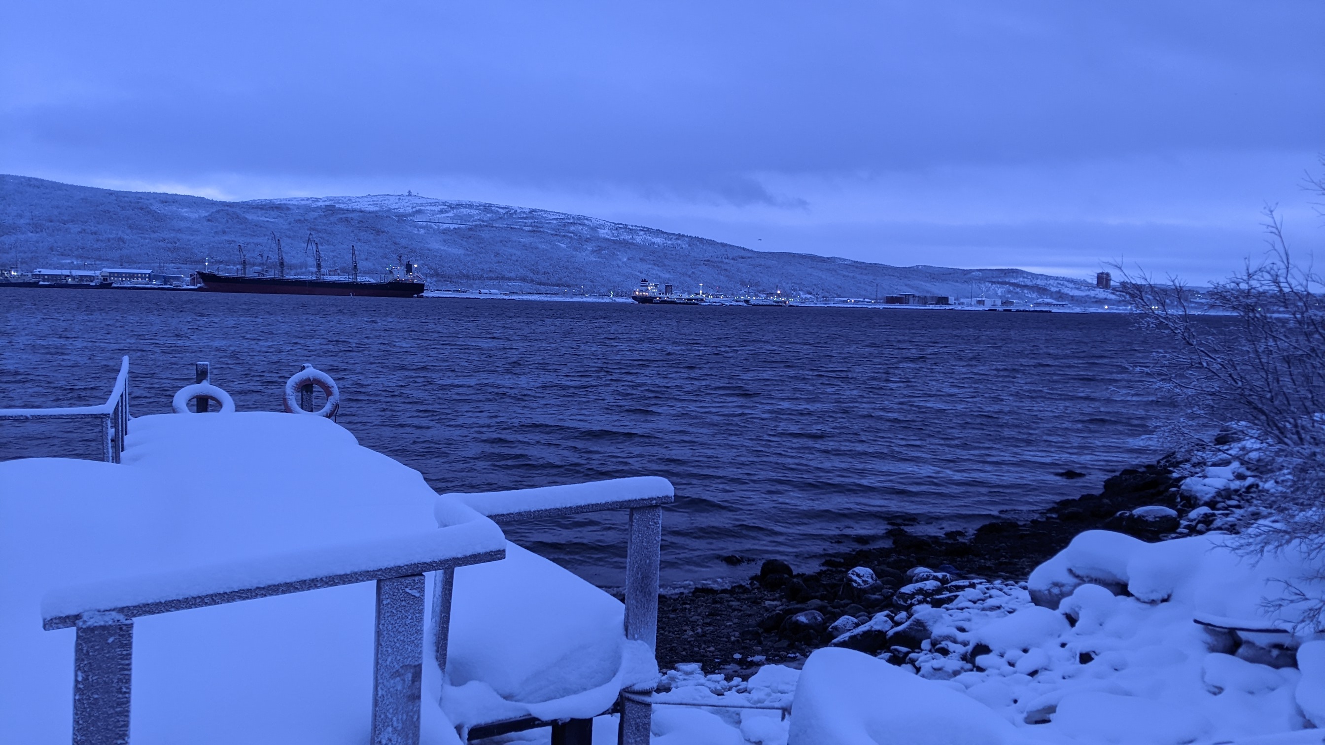 Прибрежный Мурманск с западной стороны (5/21)