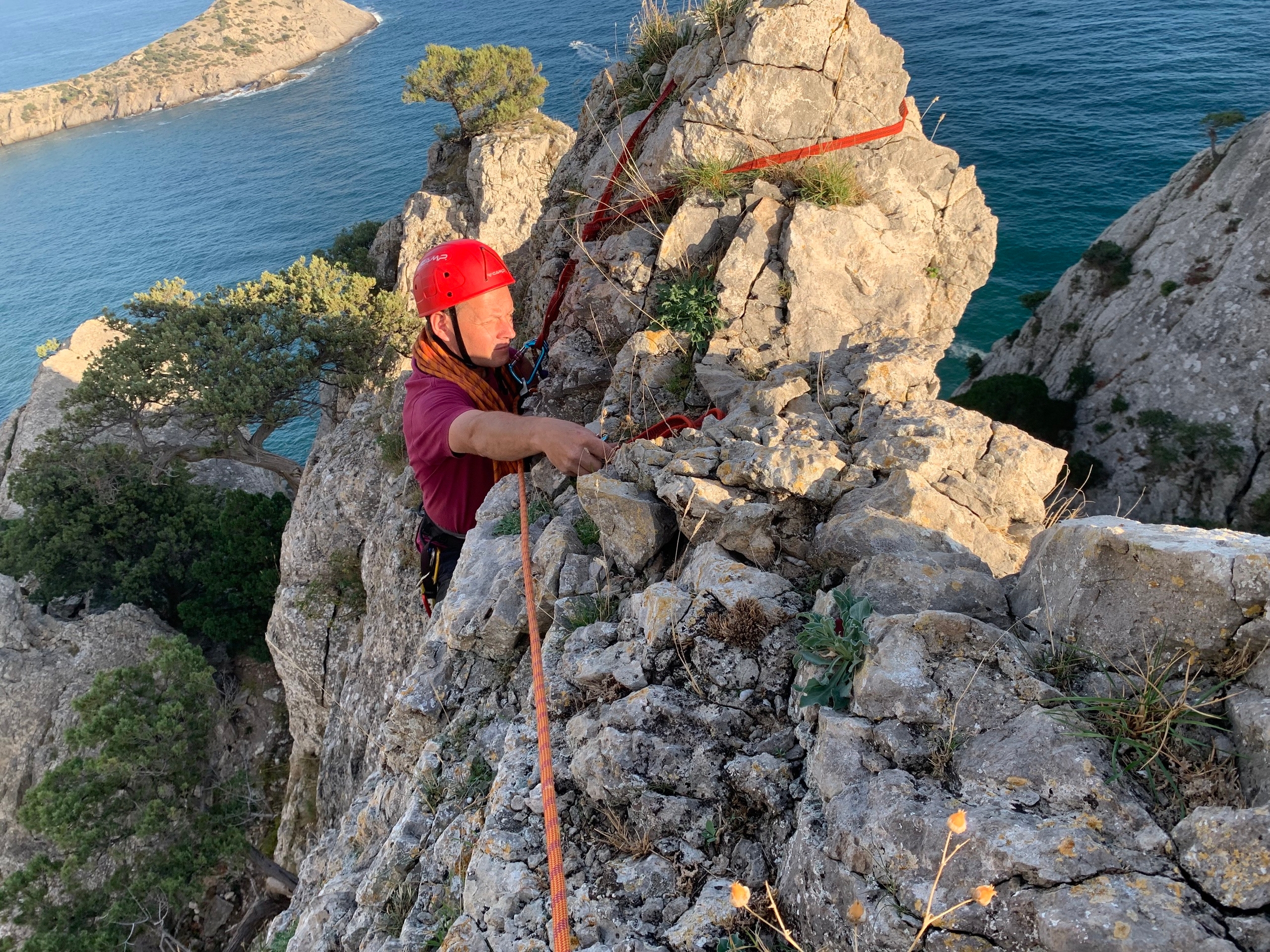 Прогулки по долинам Крыма. Восхождение на гору Сокол. Тренировки по скалолазанию. (10/128)