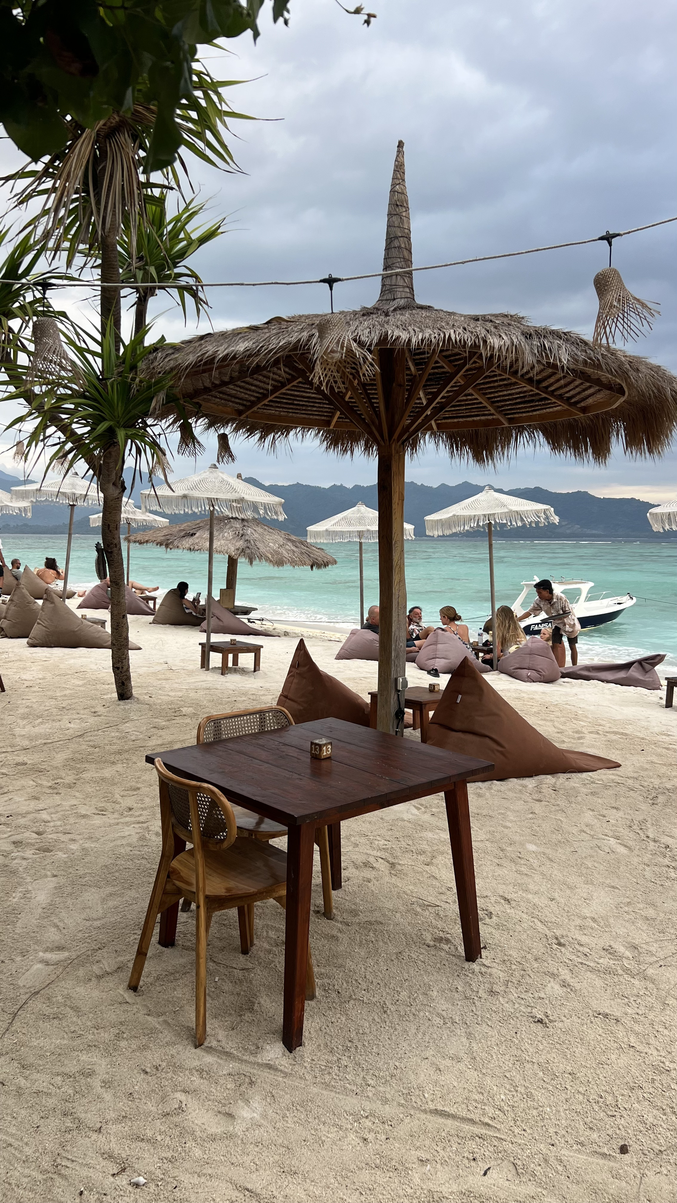 Переход на острова Гили и отдых на Гили Эйр