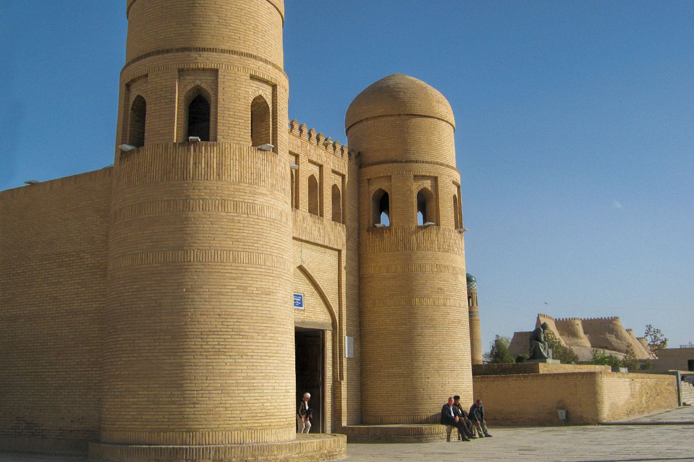 Магия Навруза в сердце Древнего Хорезма: от Ташкента до Хивы с перелетом до Нукус (36/56)