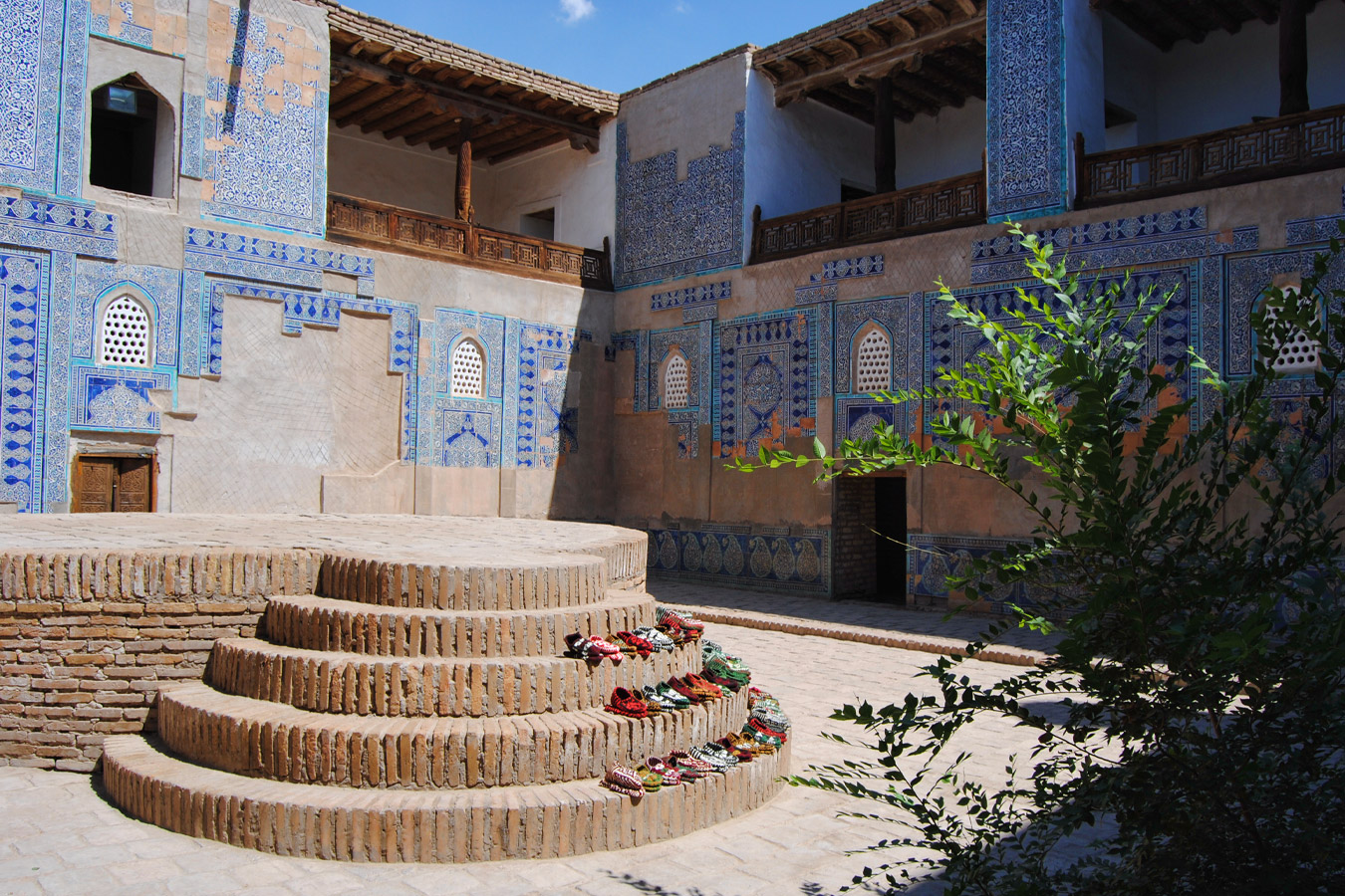 Магия Навруза в сердце Древнего Хорезма: от Ташкента до Хивы с перелетом до Нукус (35/56)