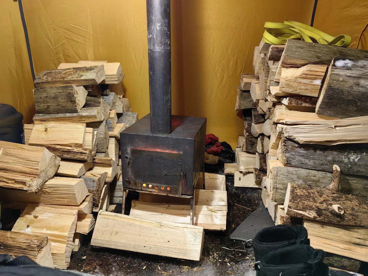 Лед и пламя. Поход с шатром в зимний лес Ленобласти (15/22)