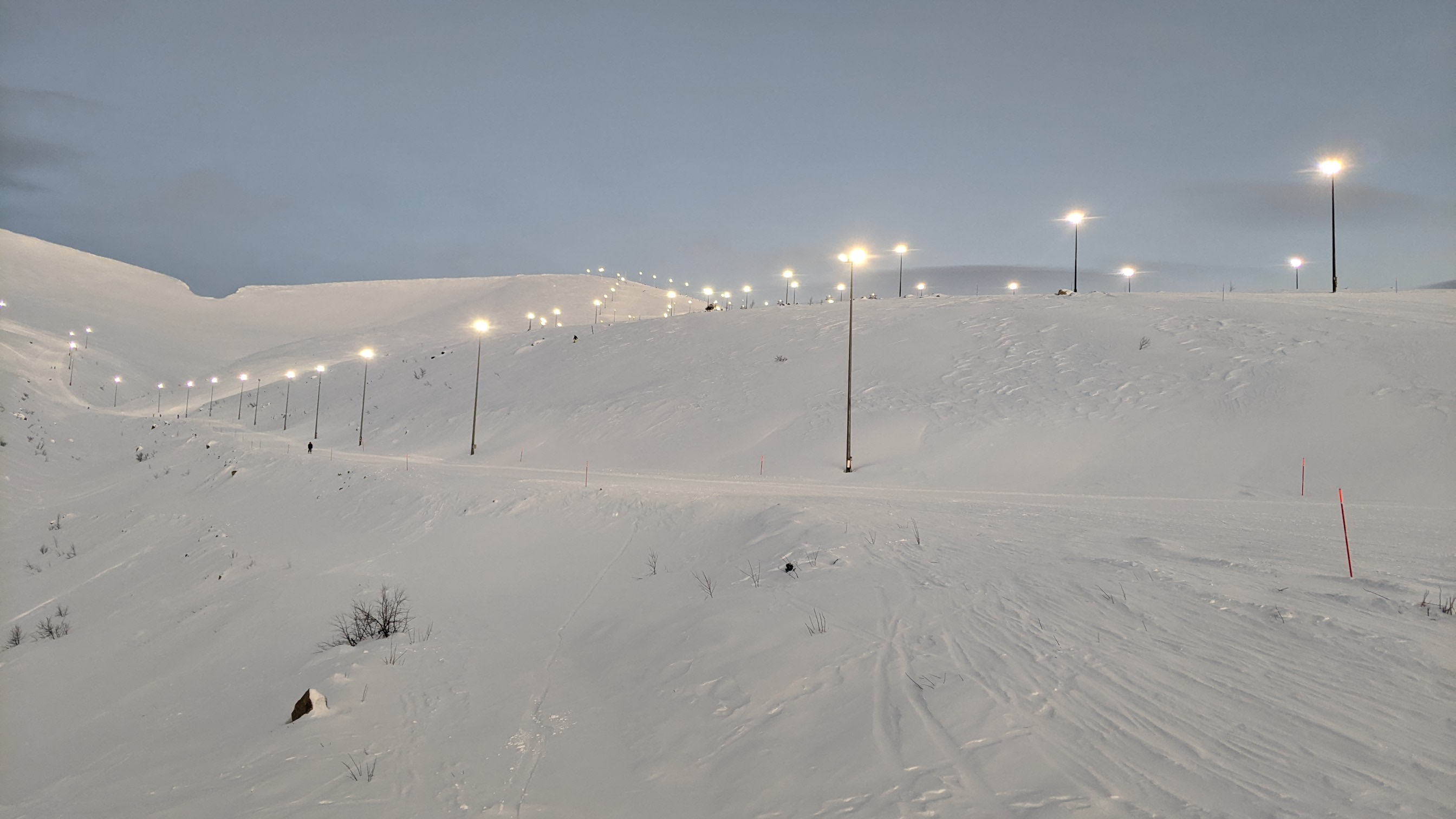 По горнолыжным трассам За Полярным кругом (13/42)